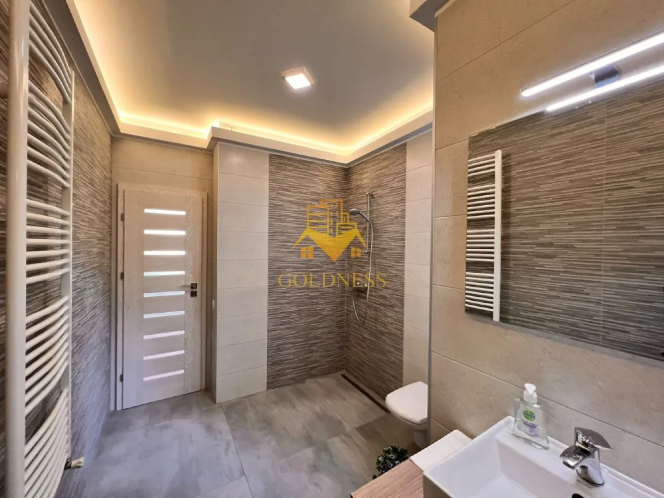 Spatiu birou/Apartament, 3 camere, decomandate, Eroilor, Zona Teatru