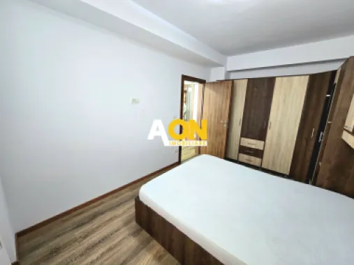 Apartament cu 3 Camere, Complet Mobilat, Bloc Nou, Zona Centru