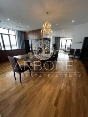 Logo Arbore Real Estate logo