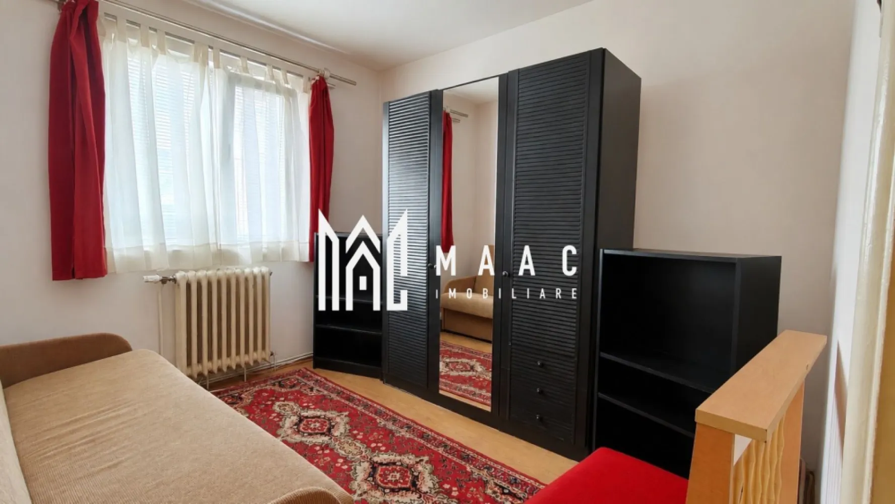 Apartament 2 camere Sibiu | Mihai Viteazul | 40 mp, balcon - Apartament cu 2 camere semidecomandate de vânzare în zona Mihai Viteazul din Sibiu, cu 40 mp utili, situat la etajul 3 al unui imobil cu 4 niveluri, potrivit pentru amenajare după propriul stil.

Detalii proprietate:
• Suprafață utilă: 40 mp
• Suprafață construită: 50 mp
• Compartimentare: 2 camere semidecomandate
• Etaj 3 din 4
• Balcon
• Confort 2
• An construcție: 1989
• Stare interioară: necesită renovare
• Stadiu construcție: finalizată
• Locuința beneficiază de pivniță
• Disponibil imediat

Zona Mihai Viteazul oferă acces rapid către școli, grădinițe, centre comerciale, piețe, farmacii, magazine și mijloace de transport în comun. Proprietatea este amplasată într-o zonă cunoscută pentru accesibilitate și proximitatea față de facilitățile urbane.

Cod anunț CP3174111. Contactați-ne pentru detalii suplimentare și pentru programarea unei vizionări.
