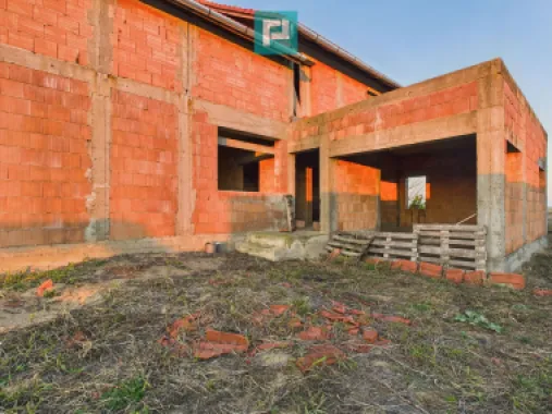 Proprietate impresionantă între Curtici și Macea