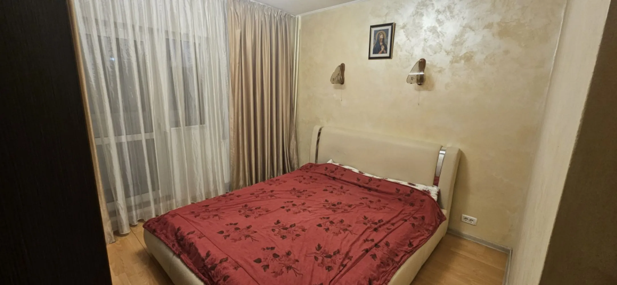 Crangasi apartament 3 camere de inchiriat mobilat si utilat - K Imobiliare propune spre in inchiriere in zona Crangasi , apartament 3 camere , 2 grupuri sanitare , mobilat si utilat complet.