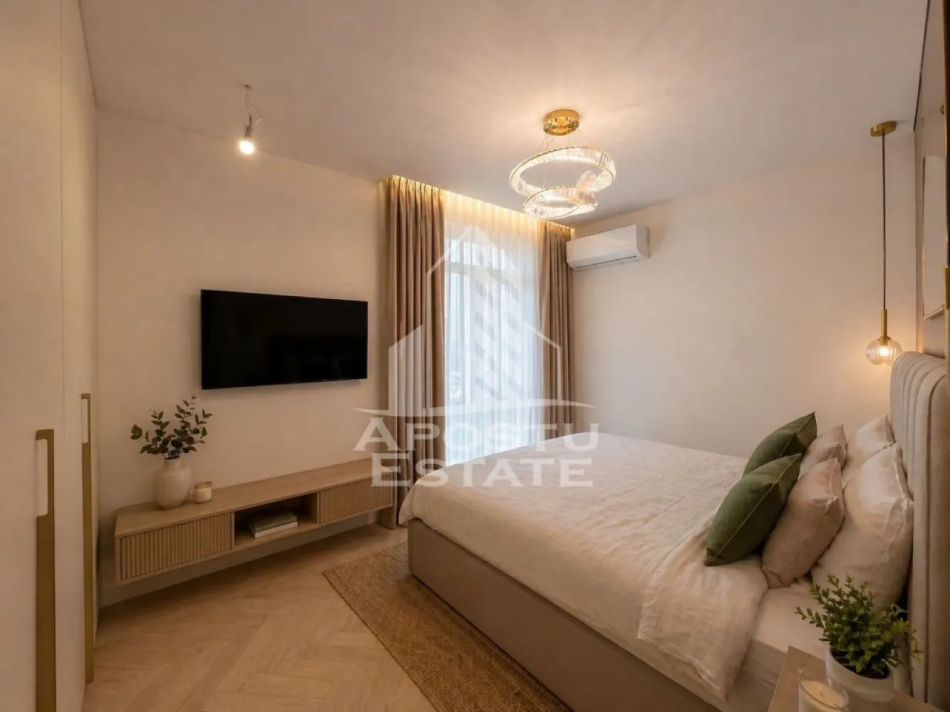 DE VANZARE Apartament 3 camere cu pozitie excelenta si gradina - APOSTU ESTATE va propune spre vanzare un apartament cu 3 camere , situat in unul dintre cele mai moderne ansambluri din zona de nord a orasului Timisoara, cu accesibilitate excelenta.

Suprafata utila: 66.07 mp + 2.98 mp balcon + 49.16 mp gradina
Compartimentare eficienta – zona de zi spatioasa, bucatarie generoasa, doua bai complet utilate, una cu cada si una cu dus, ambele cu geam si balcon de 2.98 mp 
Finisaje premium, materiale de inalta calitate si design contemporan
Ferestre mari tip „floor-to-ceiling” pentru luminozitate maxima si confort vizual
Praguri si borduri inexistente astfel incat sa fie usor de acesat de persoanele cu dizabilitati.

Facilitati oferite de complex:

* Parcari subterane si la sol, cu acces controlat
* 10 locuri de parcare dotate cu statii de incarcare pentru masini electrice, alimentate din surse regenerabile
* Peste 2500 mp de spatii verzi amenajate, zone de relaxare si loc de joaca pentru copii
* Acces securizat, monitorizare video si administrare profesionala a ansamblului
* Localizare excelenta – in imediata apropiere de centre comerciale, transport public, supermarketuri si universitati
*Constructie eficienta energetic, respectand normele NZEB cu sisteme integrate de incalzire si apa calda centralizata, folosind centrale pe gaz Bosh, pompe de caldura aer-apa, sustinute de panouri fotovoltaice.
* Asigurare ALL Risk care acopera toate riscurile, inclusiv restituirea integrala a avansului.

Apartamentul se preda complet finisat, cu toate utilitatile trase si pregatit pentru mobilare. Ideal pentru locuinta personala sau investitie, datorita zonei in continua dezvoltare.

Pret: 171.200 euro plus TVA , locul de parcare se poate achizitiona cu un pret cuprins intre 10.000 si 14.000 euro in functie de tipul de parcare - deschisa sau subterana.
Pentru mai multe informatii si programarea unei vizionari, nu ezitati sa ne contactati!

APOSTU ESTATE – va propune achizitia acestui apartament pentru confort, siguranta si eleganta intr-o locatie de top.