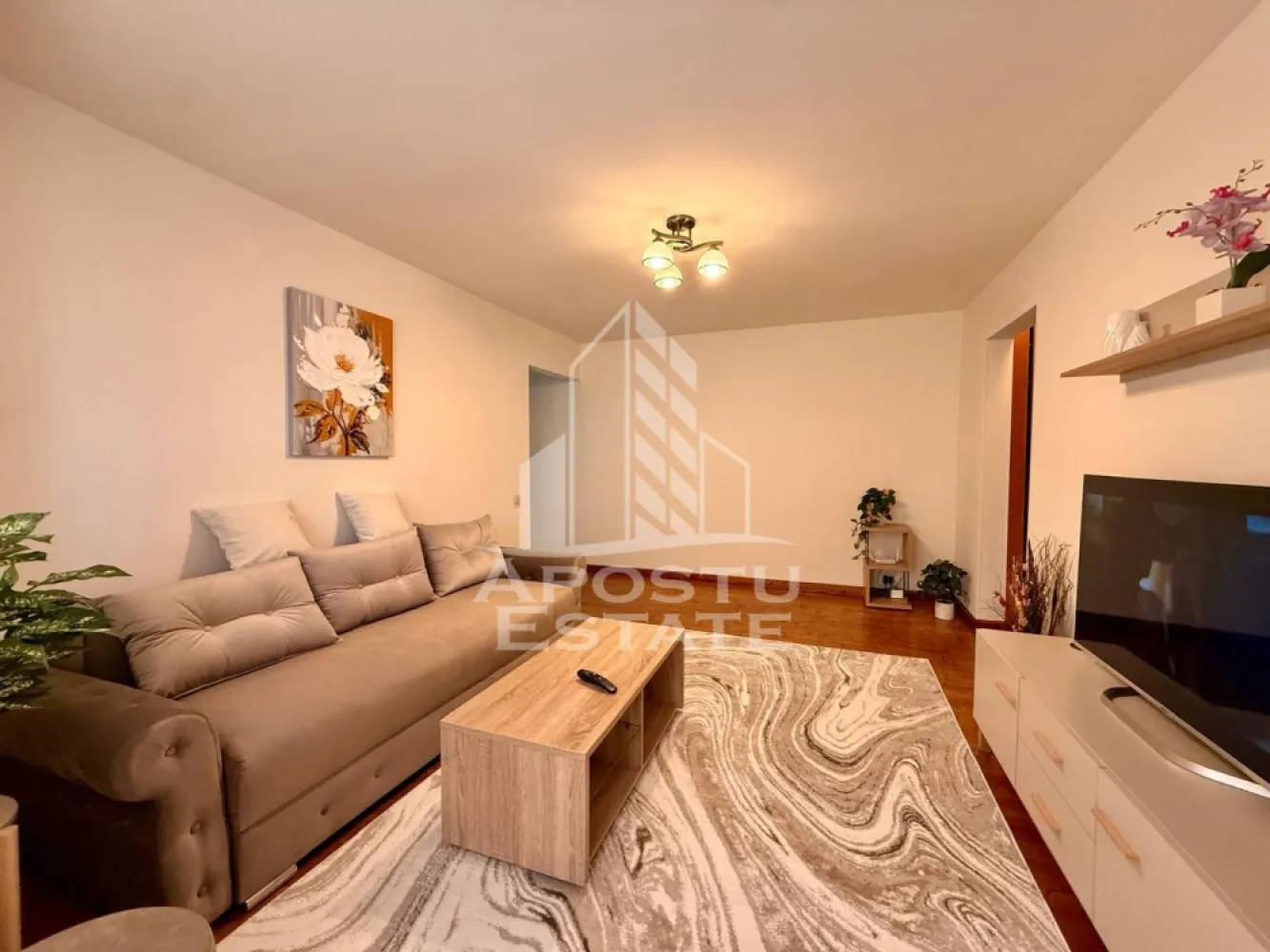 Apartament 3 camere, de inchiriat, Complexul Studentesc, Timisoara - Agentia imobiliara APOSTU ESTATE va propune spre inchiriere un apartament cu 3 camere, spatios si luminos, situat in zona Complexului Studentesc, o zona linistita si bine pozitionata din Timisoara, potrivit pentru cupluri,familii, sau studenti care isi doresc o locuinta unde sa se simta confortabil si cu acces facil catre scoli, statii de autobuz, supermarketuri , magazine de zona, parcuri.

Suprafata utila: 76 mp
Compartimentare eficienta:
-Hol de acces generos
-Bucatarie complet mobilata si utilata, cu loc de luat masa
-Living luminos si spatios
-Dormitoare mobilate si utilate
-Baie prevazuta cu dus

Confort si facilitati:
-Incalzirea apartamentului: centrala proprie
-Incalzirea prin calorifere
-Apartamentul este complet mobilat si utilat
-Nu se accepta animale de companie de catre proprietar

Localizare:
-Timis,Timisoara, zona Girocului – acces facil spre magazine, supermarketuri, scoli, parcuri si mijloace de transport in comun.

Ideal pentru:
-Familii
-Cupluri
-Studenti

Disponibilitate: imediata
Pret chirie lunara: 470 euro
Programeaza o vizionare pentru a-ti putea imagina viitorul aici!
ID intern: CP3108538