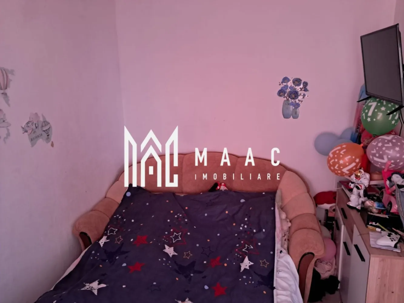 Apartament 2 camere | Balcon inchis | Investitie | Cedonia - MAAC Imobiliare va oferă spre vânzare apartament cu 2 camere, situat la etajul 4 din 4 al unui imobil amplasat în zona Cedonia.

Locuința este complet mobilată și utilată, fiind disponibilă imediat și ideală atât pentru locuire proprie, cât și pentru investiție.

Caracteristici:
2 camere
Etaj 4 din 4
Centrală termică proprie
Geamuri termopan
Balon închis cu termopan
Gresie, faianță și parchet
Complet mobilat și utilat
Apartament liber, disponibil imediat

Avantaje:
Zonă foarte bine conectată
Aproape de magazine, școli, transport public și alte facilități
Ideal pentru investiție sau locuință proprie
Costuri eficiente de întreținere
Mutare rapidă, fără investiții suplimentare

Pentru mai multe detalii și programarea unei vizionări, vă rugăm să contactați echipa MAAC Imobiliare și să menționați ID-ul proprietății: CP3171852