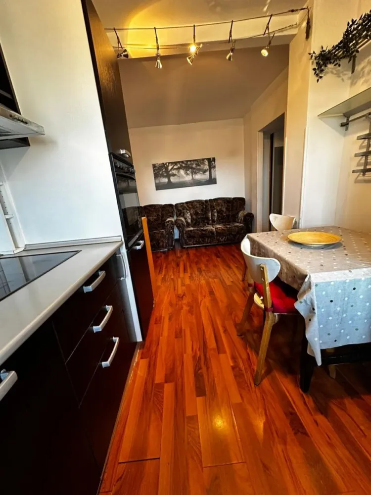 Banu Manta Titulescu apartament 2 camere mobilat de inchiriat - K Imobiliare propune spre inchiriere in zona Banu Manta Titulescu bloc reabilitat apartament 2 camere decomandat mobiliate si utilate.