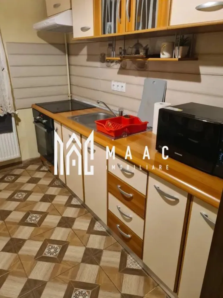 Aparament 2 camere I Decomandat I Etaj 3 I Kogalniceanu - Va propunem spre inchiriere un apartament de 2 camere decomandat situat la etajul 3 al unui imobil din zona Kogalniceanu.

Locuinta cuprinde: hol intrare, living, dormitor,bucatarie,baie.

Aferent: loc de parcare.

Nu se accepta animale de companie.

Se percepe garantie in cuantumul unei chirii lunare.

Se inchiriaza pe termen lung.

Zona linistita cu acces rapid la centre comerciale, de invatamant, de agrement.

Pentru mai multe detalii precizati telefonic ca ati vizionat anuntul cu ID: CP2279577