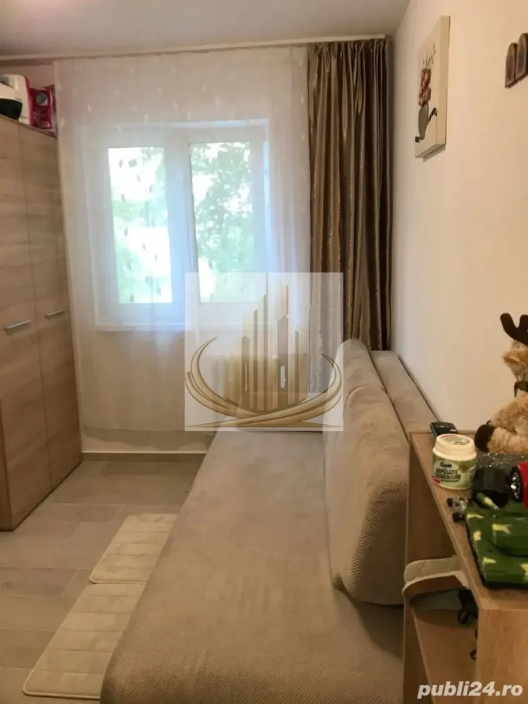 Garsoniera zona Dacia et. 1 12mp - 35500 euro - De vânzare garsonieră – Zona Dacia – Circumvalațiunii, Timișoara pret 35500 Euro

Garsonieră situată la etajul 1, cu suprafață de 12 mp, complet mobilată și utilată, gata de mutare.

Dotări și avantaje:

Baie proprie cu duș;
Mobilată și utilată;
Cheltuieli de întreținere reduse;
Situată în zona Dacia – Circumvalațiunii, în apropierea Parcului Dacia;
Piață alimentară, magazine, farmacii și alte facilități la câteva minute de mers pe jos;
La aproximativ 5 minute pietonal de Iulius Mall.

Ideală pentru locuit sau investiție.

Pentru mai multe informații și vizionare, vă rog să mă contactați.

ID intern CP3179562