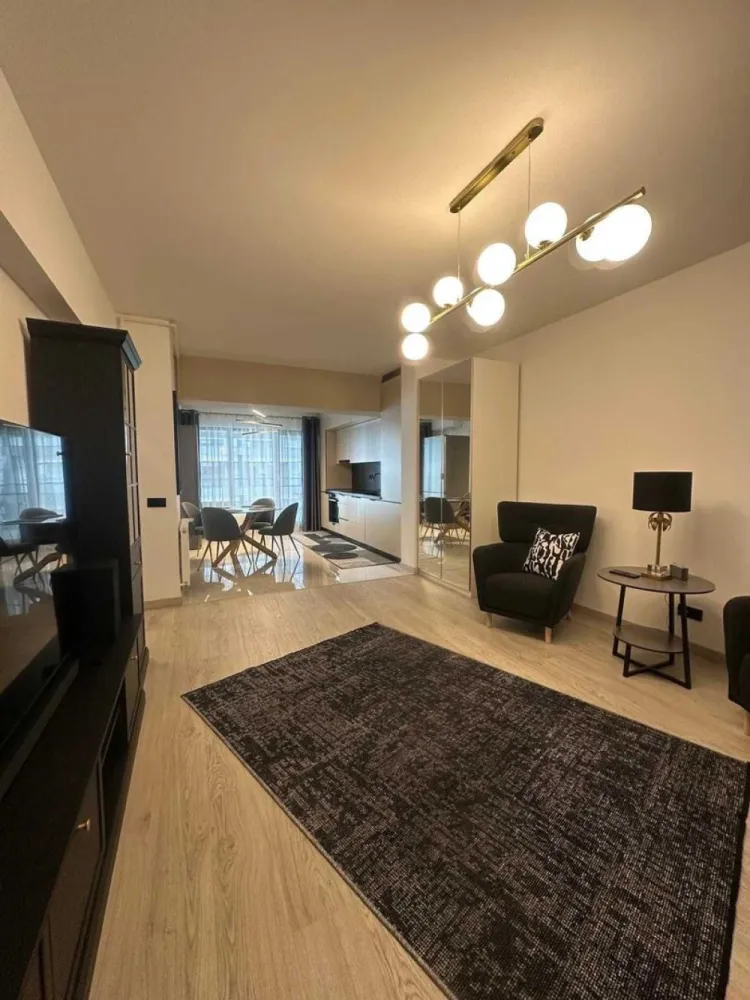 Închiriez Apartament Select Residence 2 camere full mobilat si utilat - Select Residence- Zona Dristor. Spre Închiriere un apartament nu a fost înlocuit niciodată, mutare imediata, finalizat noiembrie 2024, superb, cu 2 camere 70 m2 utili si o locatie excelenta, etaj 4/12, in zona Dristor - Dudesti in complexul Select Residence, modern, verde si foarte liniștita.

Apartamentul se afla cu o distantă foarte aproape(600m) fata de metrou Dristor, transport in comun, parc, magazine, lângă București Mall Vitan, piața, unitate sanitara, scoală.

Este alcătuit din: living luminos si foarte spațios, un dormitor, o baie moderna, cu finisaje de calitate, o bucătărie, un balcon de aproximativ 10,5 m2, hol, si multiple spatii de depozitare, full mobilata.

Apartamentul dispune de: centrala termica proprie, aer condiționat Fujitsu cu comanda remote prin aplicație, gresie, faianța, parchet, ușa metalica, interfon cu video, 1 led TV Samsung 65”(163 cm), 1 led TV Samsung 50” (125 cm), Sound Bar Samsung, internet si cablu TV Digi, interior este absolut nou, mașina de spălat rufe Bosch, uscător Bosch frigider Bosch, hota telescopica incorporabila Bosch, cuptor incorporablila Bosch, plita cu inducție Bosch, bucătărie mobilata si utilata. Există plase de țânțari pe ambele uși ale balconului.
Există un loc de parcare subterană pentru o mașină.
Nu se accepta animale de companie.
Garanție 950 euro + 1 luna de chirie 950 euro, contract înregistrat la ANAF

Este ideal pentru un cuplu sau chiar o familie.
Fără/exclus agenții, direct de la proprietarul, nu se percepe comision
Va invit sa ma contactați pentru mai multe detalii si pentru a programa o vizionare.