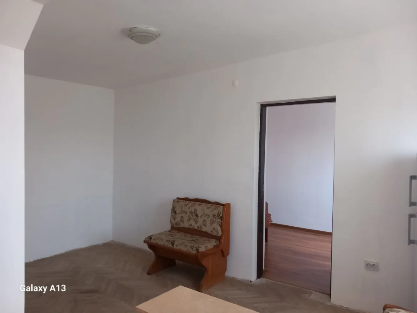 BRASADAS vinde ap 2 cam 33mp CARAMIDA la etajul 4 în Micro 14. - Agenția BRASADAS vinde apartament cu doua camere 33mp din CARAMIDA la etajul 4 în Micro 14 cu acoperis. Apartamentul este mobilat partial si RENOVAT partial. Baia necesita renovare. Disponibil imediat.
Pentru mai multe oferte accesați : www.brasadas.com.