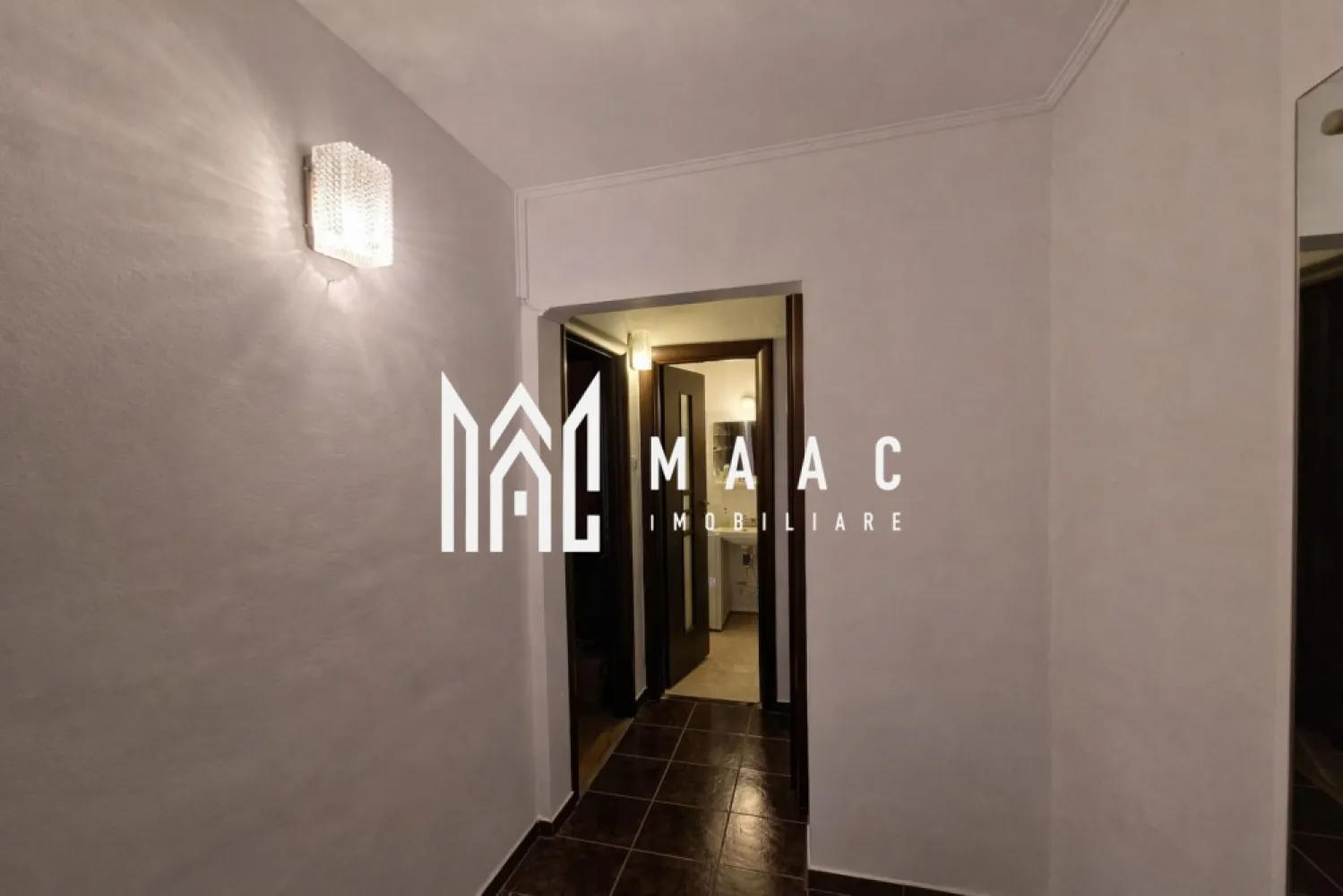 Apartament 4 Camere | 2 bai | 2 balcoane | Pivnita | Central