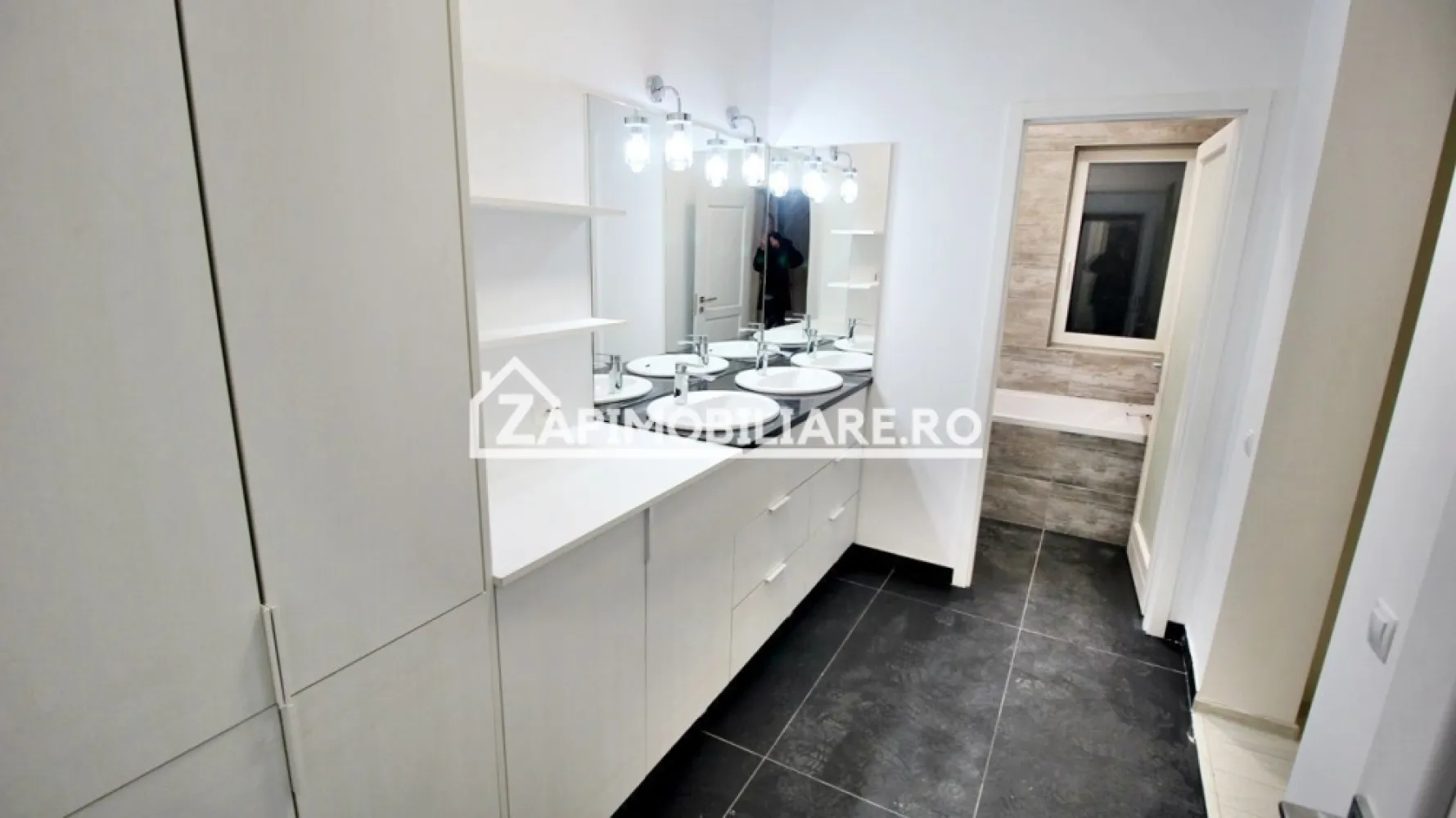 Casa 5 camere la cheie 175mp,520mp teren,mobilată și utilată
