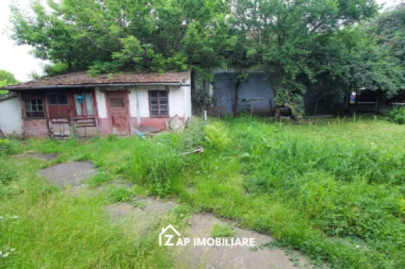 Unirii - Zona Darina - Casa 4 camere - Teren 691 mp cu deschidere 26 m