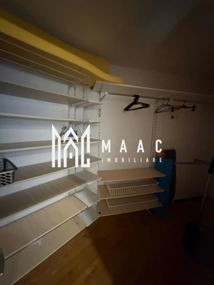 Apartament la casă | 2 camere | Balcon | 58MPU | Lazaret - MAAC Imobiliare vă propune spre închiriere un apartament situat la casă, o oportunitate ideală pentru cei care caută confortul unei locuințe individuale într-o zonă liniștită și în apropierea punctelor de interes precum centru, facultăți , mijloace de transport în comun. Locuința are o suprafață utilă de 58 mp și este poziționată la etajul 1, având o compartimentare practică formată din : -2 camere -dormitor -living -bucătărie open-space -o baie cu geam -balcon Apartamentul se închiriază complet mobilat și utilat, fiind dotat cu : -dressing -cabină de duș -aragaz -frigider -hotă -mașină de spălat rufe -mașină de spălat vase Confortul termic este unul superior, asigurat prin calorifere și sistem de încălzire prin pardoseală. Ferestre dotate cu jaluzele orizontale. Condiții închiriere: -nu se acceptă animale de companie -fumători da,cu condiția să fumeze afară/pe balcon -garanție în cuantumul unei chirii Pentru programarea unei vizionări sau mai multe detalii contactați-ne și specificați codul proprietății ID: CP2891659.