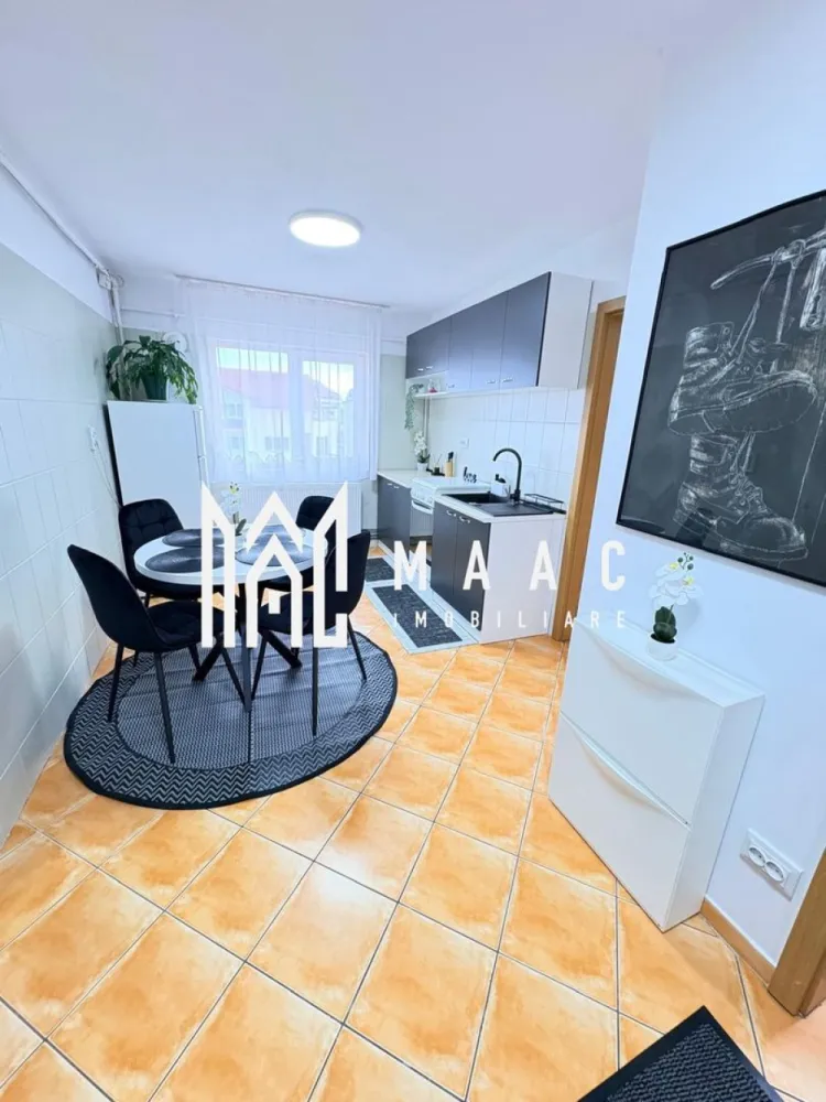 Apartament 2 camere | Intabulat | Renovat complet | Turnisor - MAAC Imobiliare vă prezintă spre vânzare un apartament de 2 camere, complet renovat și mobilat, situat în cartierul Turnișor, într-o zonă cu acces facil către toate punctele de interes.

Caracteristici generale:
Apartament cu 2 camere
Suprafață utilă: 42 mp
Complet renovat
Complet mobilat și utilat
Centrală termică nouă
Se vinde exact ca în poze, cu tot mobilierul și electrocasnicele incluse.

Compartimentare:
La intrarea în apartament ne întâmpină bucătăria
Bucătăria este complet mobilată și utilată cu aragaz, cuptor și plită
Primul dormitor este complet echipat, având pat, TV și birou, iar al doilea dormitor este similar. 
Ambele beneficiaza de un mic balcon de tip frantuzesc.
Baia este dotată cu cadă și mașină de spălat rufe.

Dotări și confort:
Încălzire prin calorifere
Centrală termică proprie, nouă
Amenajare modernă, funcțională, gata de mutare imediată.

Zonă și facilități:
Zonă foarte bine conectată
În apropiere se regăsesc bănci, stații de autobuz, magazine și alte facilități necesare zilnic

Avantaje:
Ideal pentru locuit sau investiție
Nu necesită nicio investiție suplimentară
Disponibil imediat.

Pentru mai multe detalii precizati telefonic ca ati vazut anuntul cu ID: CP2900167