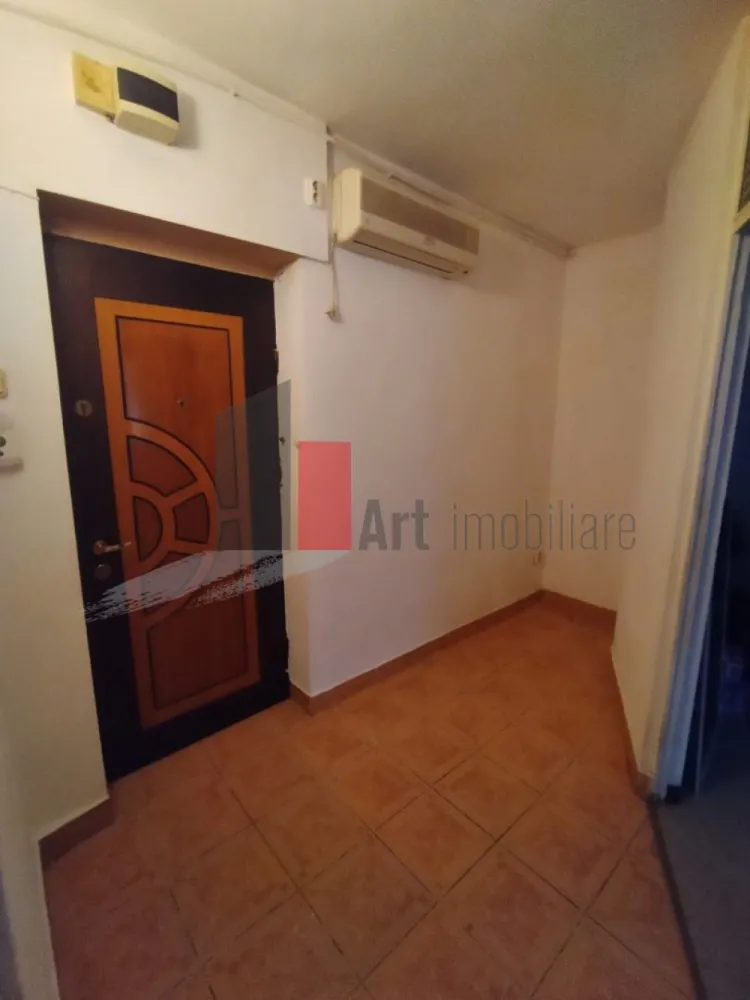 Militari -Gorjului 2 camere - Va prezentam spre vanzare 2 camere confort 2 la 5 min de metrou Gorjului.
Apartamentul este decomandat si se afla la etaj 4 din 4, este curat, are, AC si actele pregatite pentru vanzare.

Pentru informatii sau vizionare va stam la dispozitie: 0720-622.788