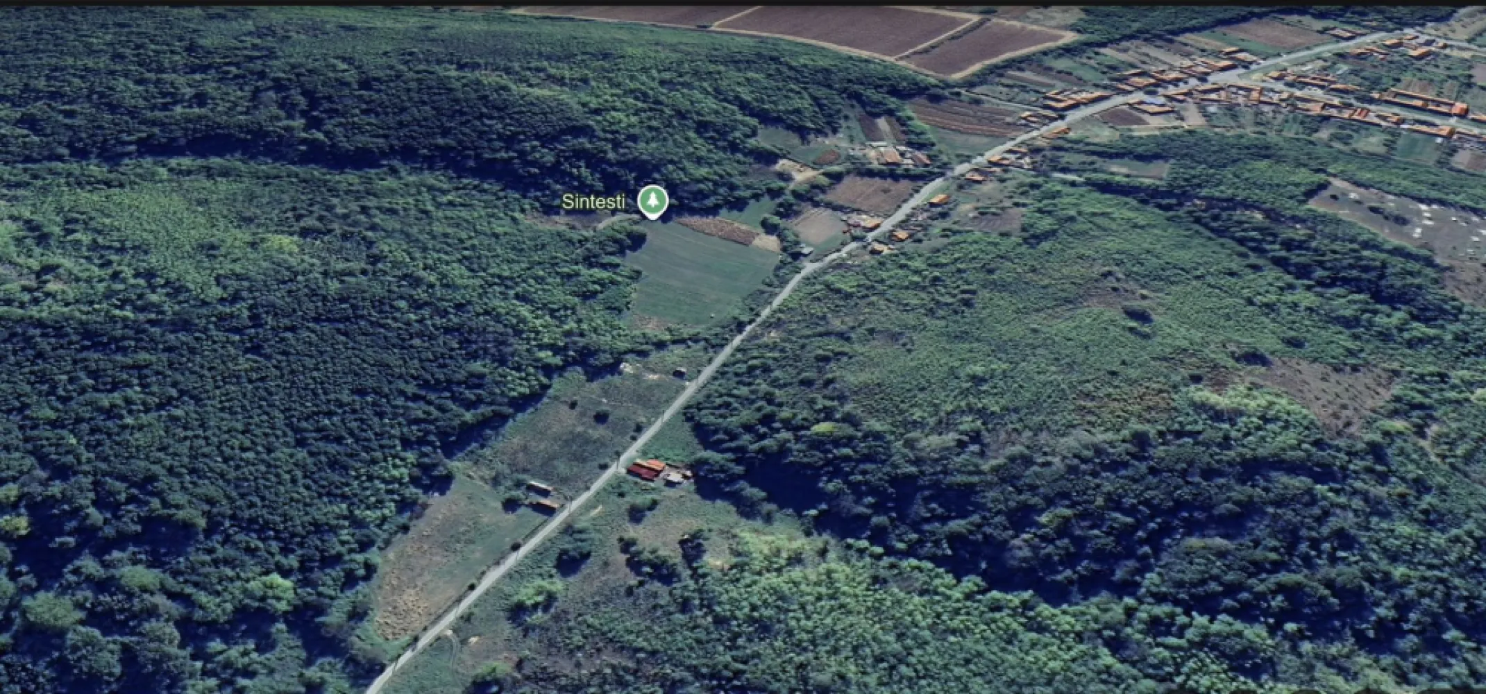 TEREN INTRAVILAN DE 1.822 MP MARGINA - TEREN INTRAVILAN DE VÂNZARE | 1.822 MP | MARGINA | DESCHIDERE LA DRUM PRINCIPAL

PropertyLab vă propune spre vânzare un teren intravilan pentru construcții, situat în Margina, cu acces direct din drum principal, ideal pentru dezvoltare rezidențială, investiție sau activitate comercială.

Caracteristici teren:

▪️ Suprafață totală: 1.822 mp
▪️ Teren intravilan – pentru construcții
▪️ Deschidere directă la drum principal
▪️ Acces auto facil
▪️ Disponibil imediat

Avantaje ale proprietății:
Poziționare foarte bună, cu acces rapid și vizibilitate excelentă
Ideal pentru casă individuală, pensiune, spațiu comercial, hală sau investiție imobiliară
Suprafață generoasă ce permite multiple opțiuni de dezvoltare
Zonă accesibilă, cu potențial de dezvoltare

Datorită poziționării excelente și a suprafeței de 1.822 mp, terenul oferă flexibilitate și oportunități multiple pentru cei care caută un loc potrivit pentru construcție sau investiție în Margina.

Pentru mai multe informații și pentru programarea unei vizionări, vă rugăm să mă contactați :

Tudor Trașcă - Consultant imobiliar PropertyLAB
Tel: 0730 650 235
Email: tudor.trasca@propertylab.ro

Dumitrita Jacot - Consultant imobiliar PropertyLAB
Telefon: 0790 474 979
E-mail: Dumitrita.jacot@propertylab.ro

Cod Proprietate 3099381