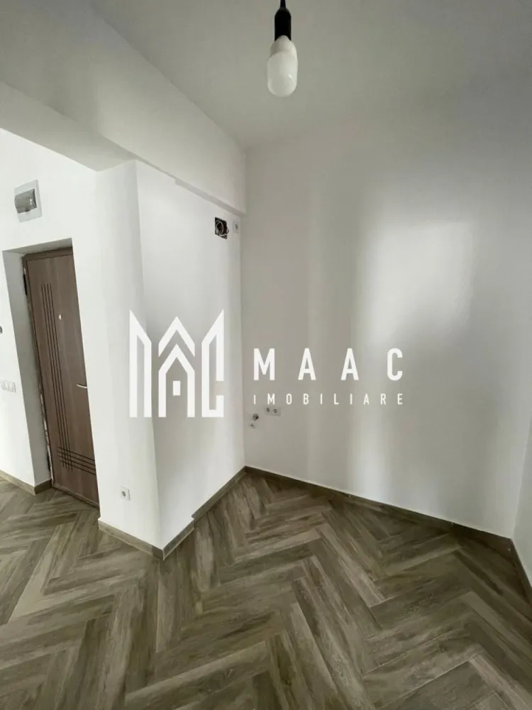 Apartament 2 camere | Etaj1 | Balcoane | Parcare | D.Stanca - MAAC Imobiliare vă prezintă spre vânzare un apartament modern cu 2 camere, situat la etajul 1, în zona Doamna Stanca.

Caracteristici:
Suprafață utilă: 61 mp, decomandat
Compartimentare: hol de intrare, bucatarie separata cu iesire pe unul din cele 2 balcoane, living cu iesire in al doilea balcon, dormitor si baie dotata cu cada si geam de aerisire.
Etaj: 1
An construcție: 2023
Bloc izolat termic, dotat cu lift.

Dotări și finisaje:
Centrală termică proprie
Încălzire prin pardoseală
Ferestre PVC cu geam termopan
Ușă metalică la intrare
Pereți finisați cu vopsea lavabilă
Jaluzele electrice

Parcare și acces:
1 loc de parcare inclus
Parcare subterană, cu acces securizat pe bază de cartelă

Avantaje:
Construcție nouă
Zonă foarte bine conectată, aproape de Dedeman, Mega Image, mijloace de transport și magazine
Ideal pentru locuit sau investiție.

Pentru mai multe detalii precizati telefonic ca ati vazut anuntul cu ID: CP2900251