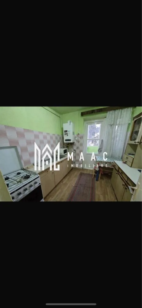 Apartament 2 camere | 44 MPU | Balcon | Terezian - MAAC Imobiliare vă propune spre vânzare un apartament cu 2 camere, zona Terezian – Sibiu

Apartamentul este semidecomandat, are o suprafață utilă de 44 mp și este situat într-o zonă liniștită, ferită de aglomerație, cu acces rapid către punctele de interes ale orașului. Proprietatea este pretabilă atât pentru locuit, cât și pentru investiție sigură.

Compartimentare:

Hol de acces
Bucătărie cu ieșire în balcon
Debara
Living
Hol intermediar
Dressing
Baie cu geam pentru aerisire
Dotări și finisaje:
Ușă de intrare metalică
Uși interioare celulare
Tâmplărie PVC cu geam termopan
Pereți finisați cu vopsea lavabilă și faianță
Pardoseli din parchet și gresie
Utilități și facilități:
Apartament complet mobilat și utilat
Bucătărie mobilată și echipată
Centrală termică proprie nouă și calorifere
Contorizare separată: apă, gaz, curent electric
Bloc izolat termic, prevăzut cu interfon și acoperiș
Acces la internet prin fibră optică și CATV
Locuri de parcare disponibile pentru vizitatori
Electrocasnice incluse:
Aragaz
Mașină de spălat rufe
Frigider cu congelator
Cuptor cu microunde
TV

 Avantaje zonă:
Zona Terezian oferă acces facil la magazine, școli, transport în comun și alte puncte de interes, fiind o alegere bună pentru închiriere sau locuire pe termen lung.

Pentru mai multe detalii precizati telefonic ca ati vazut anuntul cu ID: CP2902873