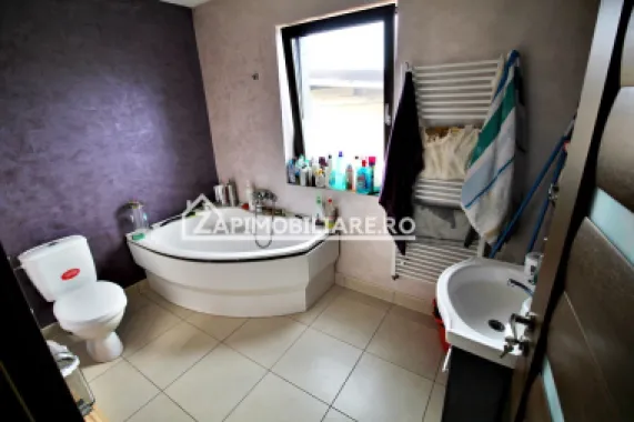 Casa 5 camere,250 mp,660 mp teren, cartier 7 Noiembrie,zona Sudului,