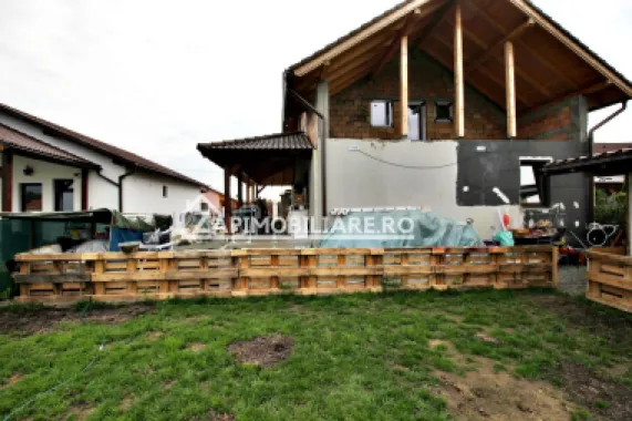 Casa 5 camere,250 mp,660 mp teren, cartier 7 Noiembrie,zona Sudului,