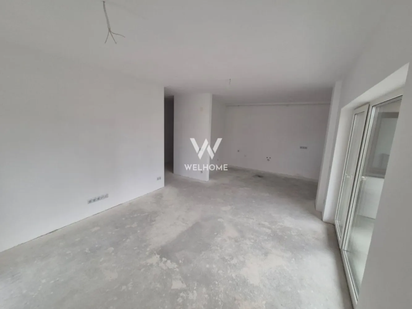 Apartament 2 camere TURNISOR, etj 1 - Apartament 2 camere, etaj intermediar cu o suprafata de 54mp si un balcon generos de 8mp
Compartimentare practica living cu bucatarie open space , dormitor, hol si baie.
+ loc de paracre inclus.

PRET 120.000 euro
Cosmin-0743292794