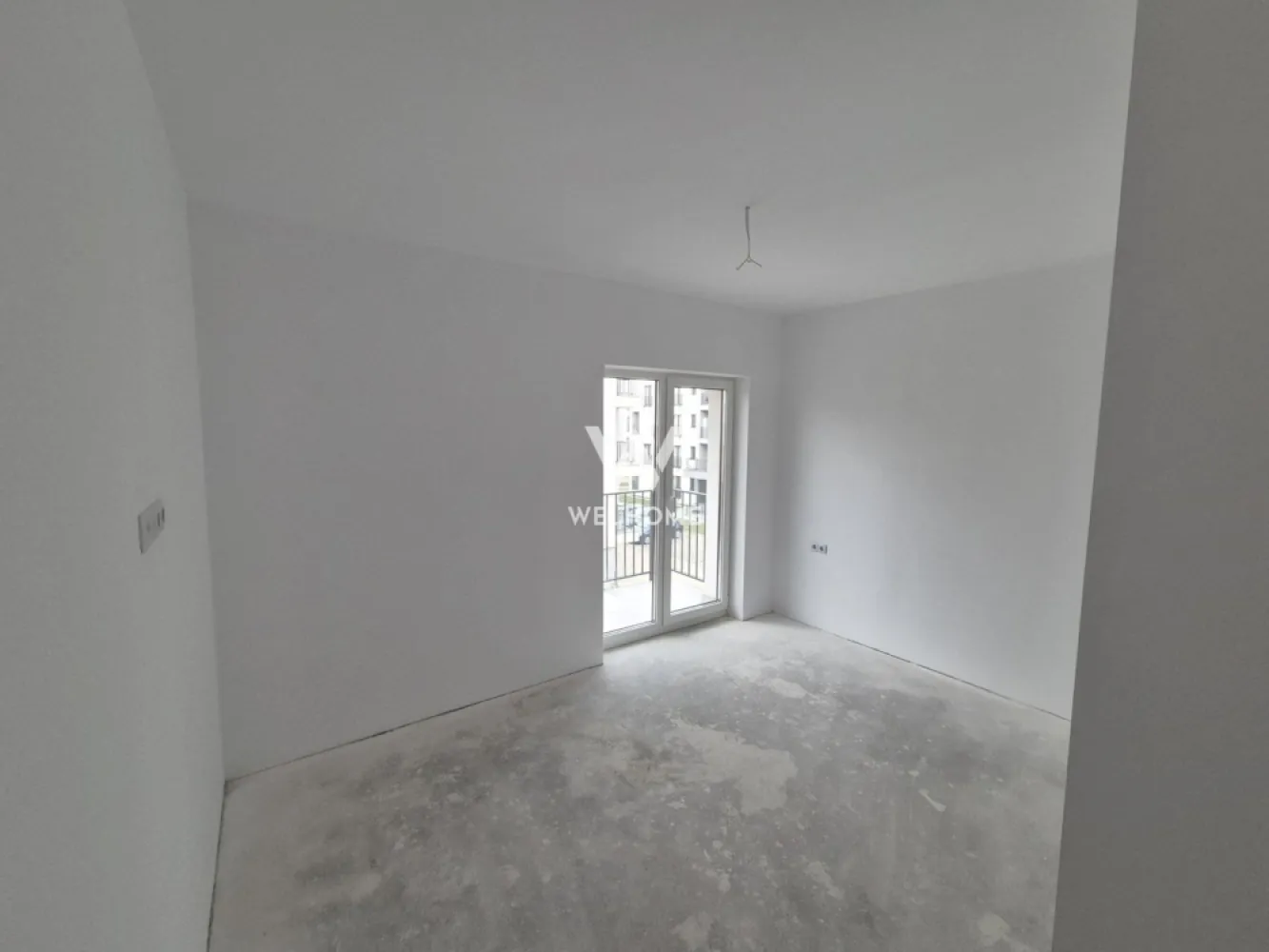 Apartament 2 camere TURNISOR, etj 1 - Apartament 2 camere, etaj intermediar cu o suprafata de 54mp si un balcon generos de 8mp
Compartimentare practica living cu bucatarie open space , dormitor, hol si baie.
+ loc de paracre inclus.

PRET 120.000 euro
Cosmin-0743292794