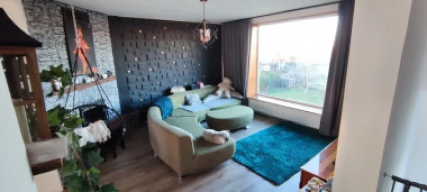 BRASADAS vinde casa cu 7 camere si teren 890mp în Decebal.