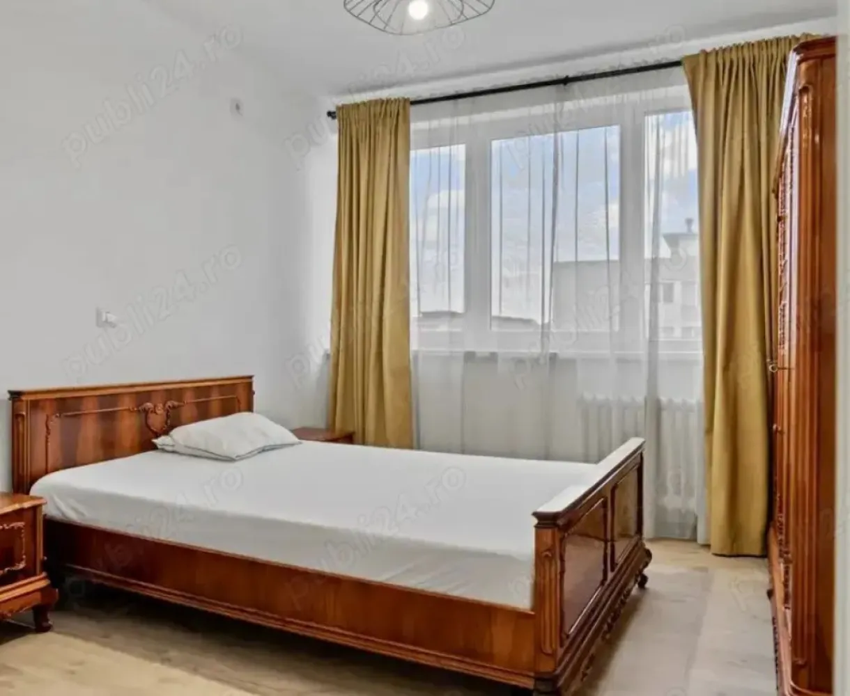 BRASADAS închiriază ap 2 cam 5/8 Marasesti - Cantemir - Agenția imobiliara BRASADAS închiriază apartament cu 2 camere 50mp. cu balcon, decomandat, recent renovat, situat între Unirii și Tineretului, 7min de metro, la etajul 5 din 8 in bloc termoizolat cu lift nou.

Luminos, curat, cu vecini liniștiți, si Mega la scara blocului.

Se închiriază mobilat și utilat. O parte din mobilier va fi înlocuit în curând inaintea venirii chiriasului. Include aer condiționat, TV, mașină de spălat, cuptor, aragaz.

Contract ANAF pe minim 1 an. Chirie: 550 euro. Se solicită o lună avans + o lună garanție.

Pentru mai multe oferte accesați www.brasadas.com.