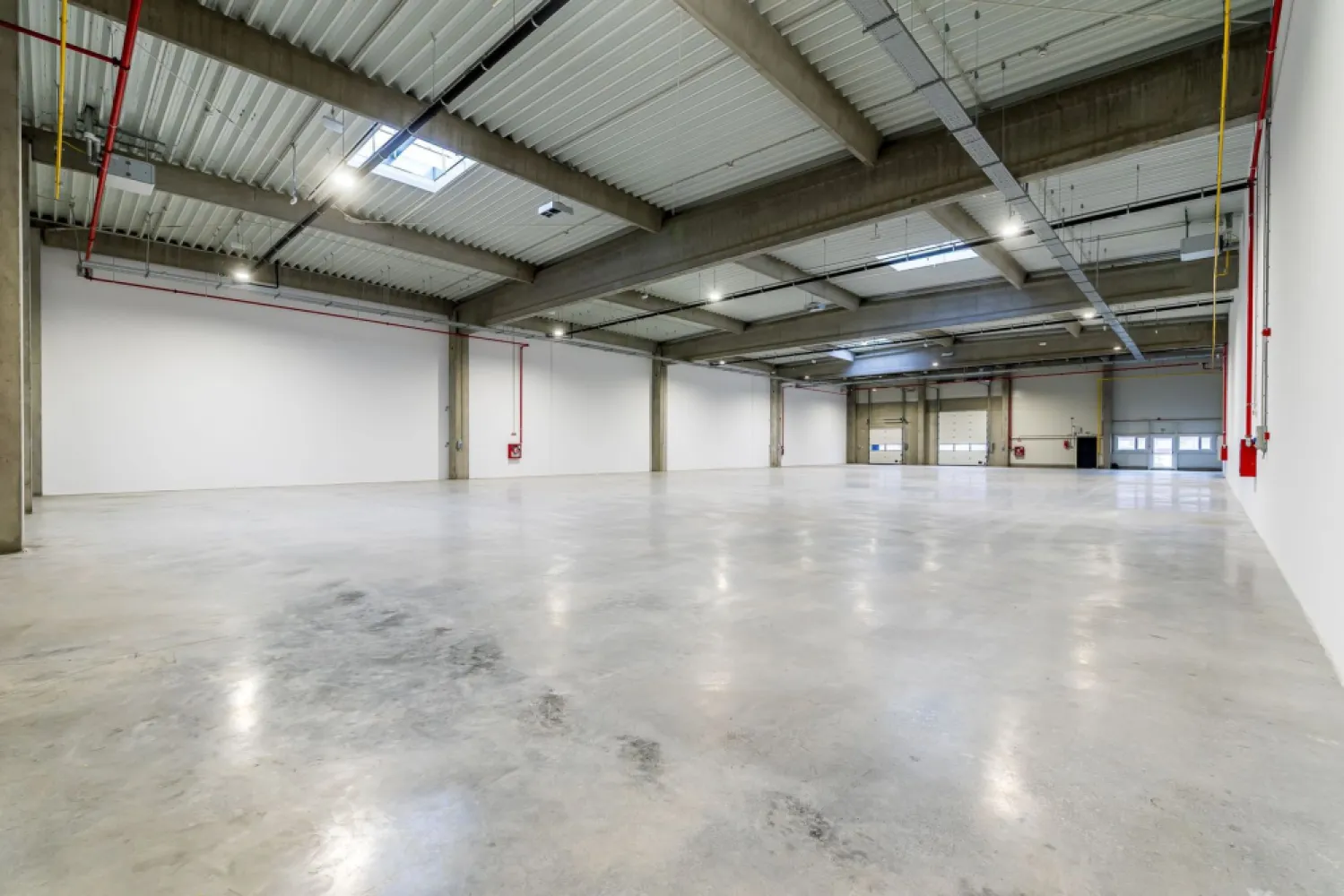 4646 mp - Hala industriala de închiriat în Parc Industrial Arad