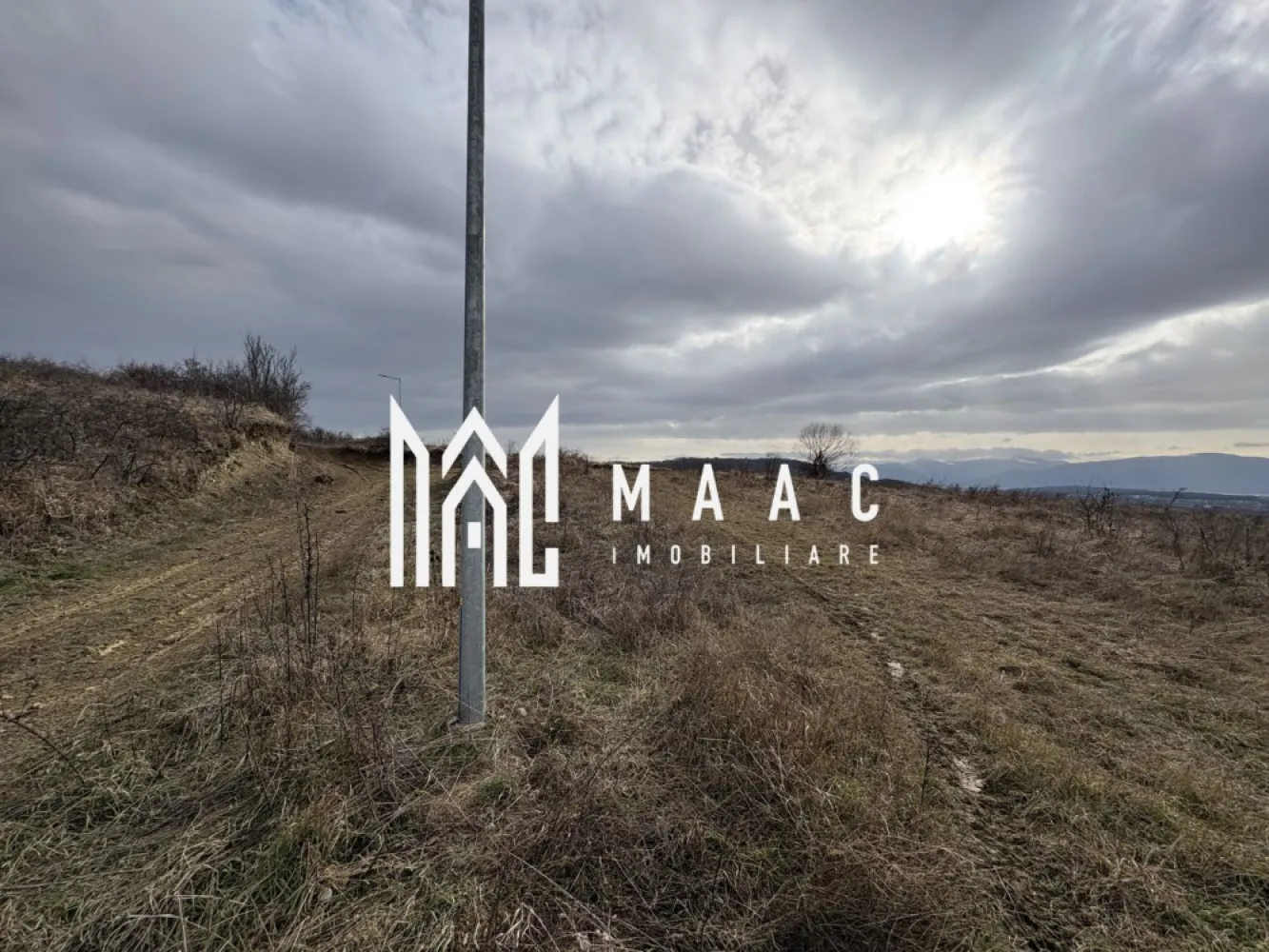 Teren intravilan I Bungard I Deschidere 20/22m I Utilitati - MAAC Imobiliare va propune spre vanzare un teren intravilan situat in localitatea Bungard cu proiect pregetit pentru constructie
Are laturile de aproximativ 19/22m si o vedee superba spre SIBIU si muntii din jur
Apa,canalul,curentul si gazul sunt la marginea proprietatii

Pentru mai multe detalii precizati ca ati vazut anuntul cu ID CP2903720
