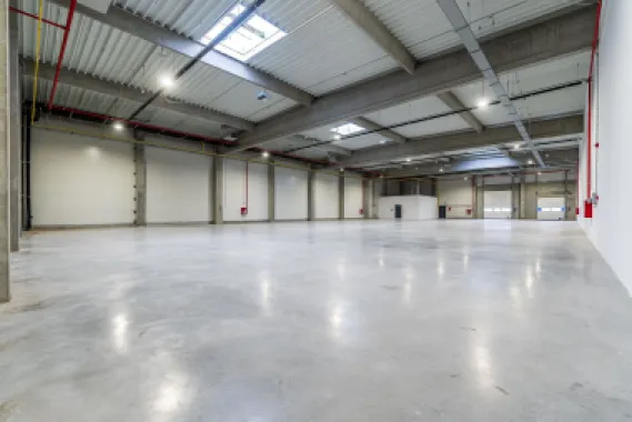 4646 mp - Hala industriala de închiriat în Parc Industrial Arad