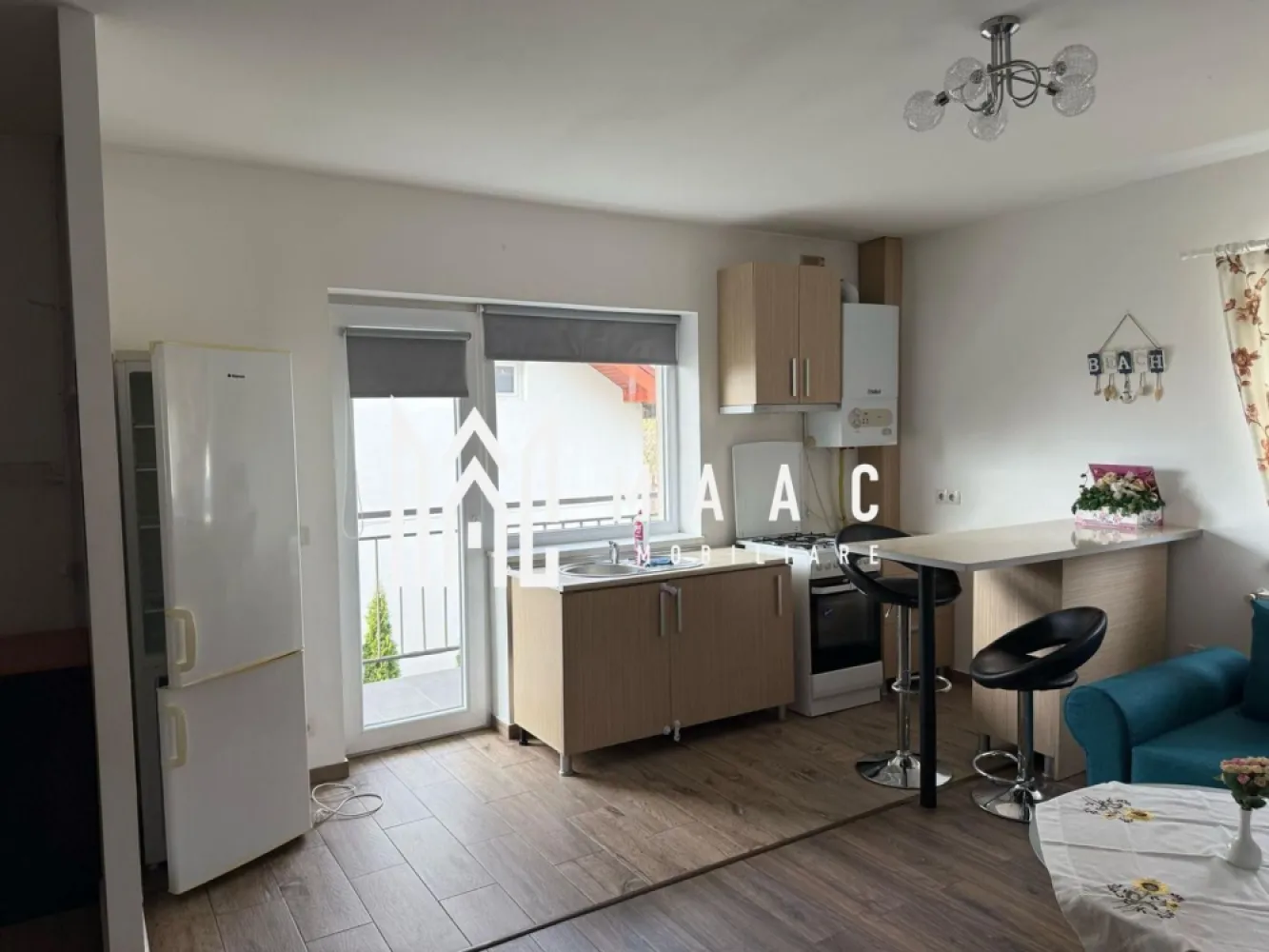 Apartament 2 Camere I Etajul 1I Selimbar - MAAC Imobiliare va propune spre închiriere un apartament modern cu 2 camere, situat la etajul 1 al unui imobil din Selimbar.

Locuinta are balcon și o curte comuna cu zona de grătar.

Se inchiriaza pe minim 12 luni.
Nu sunt acceptate animale de companie.
Se percepe garantie in cuantumul unei chirii lunare.

Pentru mai multe detalii sau vizionare precizați telefonic ca ați văzut anunțul cu ID CP2856267