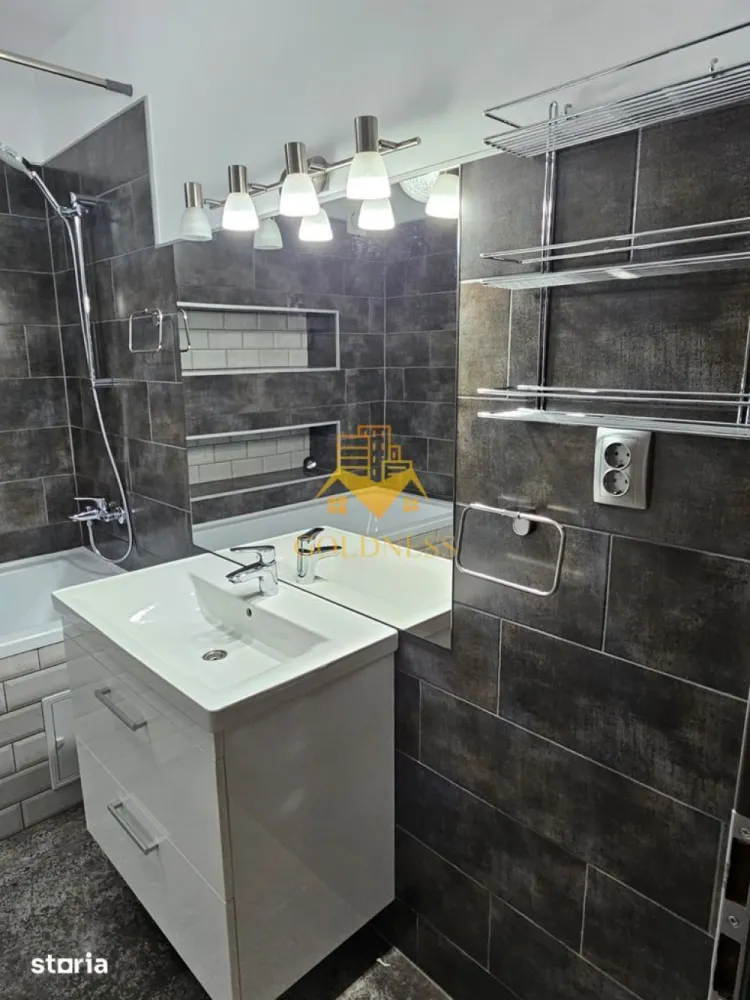 2 camere, Buna ziua, Calea Turzii, Grand Hotel Italia,Prima închiriere - GOLDNESS Imobiliare vă propune spre închiriere un apartament cu 2 camere complet mobilat și utilat, la etajul 3 într-un imobil de 5 etaje, în Cartierul Buna ziua.
Dispune de loc de parcare! Posibilitatea de al 2 lea.
Se află în apropierea stațiilor de transport în comun, magazine, restaurante, spații verzi, farmacii, etc. 

Apartamentul este compartimentat astfel:
 - dormitor cu pat matrimonial, dressing, noptiere
 - living cu canapea extensibilă 
 - bucătărie open space complet utilată și mobilată, loc de servit masa 
 - baie cu cada, calorifer port prosop și dulap pentru depozitare și uscător de rufe.
 - balcon 6mp.

Imobilul este dotat cu toate cele necesare- centrală proprie, frigider, aragaz, hotă, mașină de spălat haine și vase, etc. 

Dacă sunteți interesați de acest apartament și doriți să îl vizionați, dar și pentru alte oferte nu ezitați să ne contactați telefonic sau prin e-mail. Vă stăm la dispoziție!
Pentru intermediere se percepe un comision de 50% din prețul chiriei!