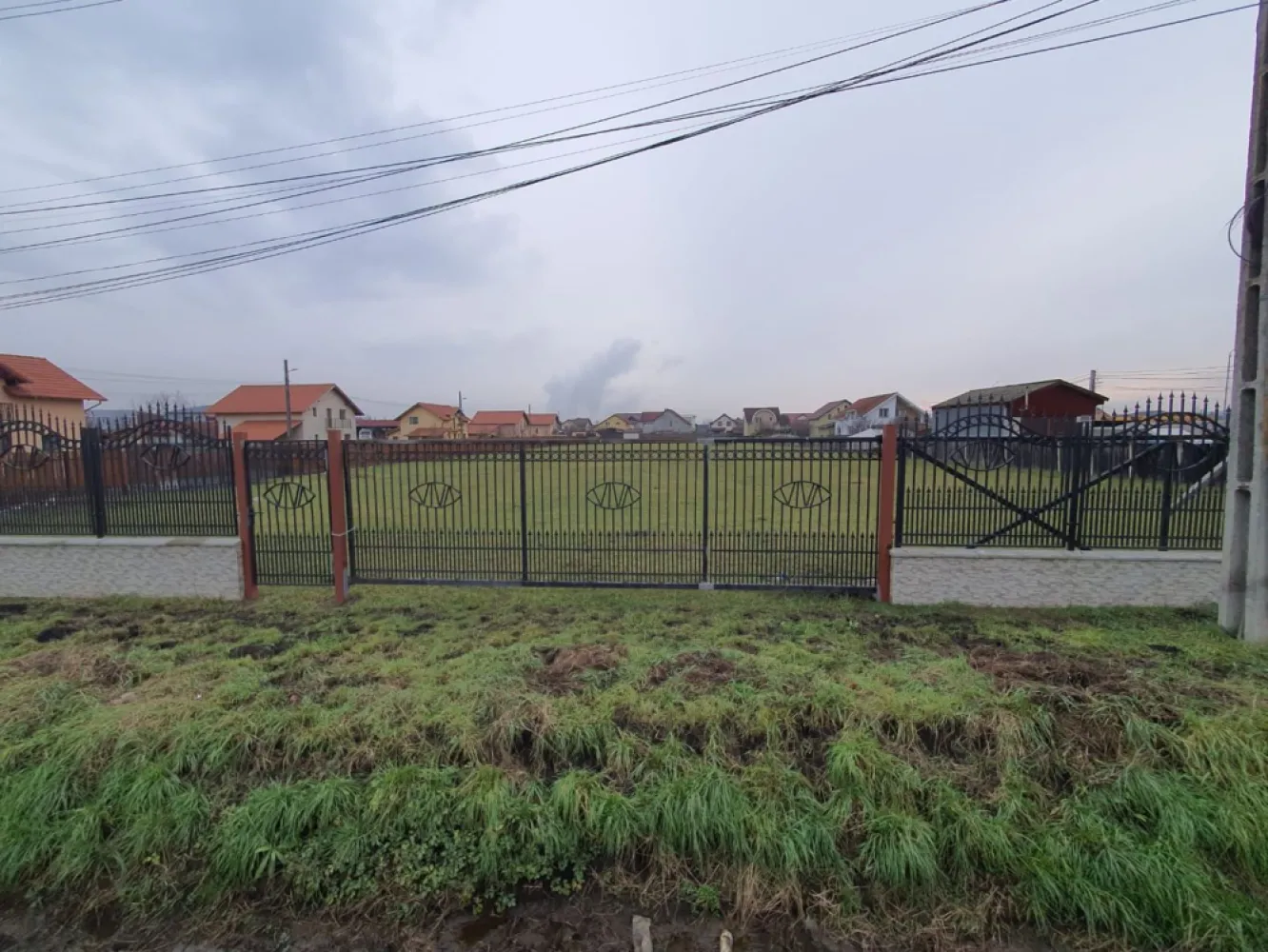 Teren 6.130 mp. deschidere la 2 drumuri 110 euro mp - De vânzare 6.130 mp. de teren intravilan în Sâncraiu de Mures, cu deschidere la 2 drumuri, .
Terenul se vinde la pretul de 680.000 euro negociabil.
Contact 0774048706 Bogdan
Dacă vă place această ofertă - sau pentru alte informații sunați la numărul de contact din anunț! 0774048706 Bogdan
Compania Zap Imobiliare vă pune la dispoziție toate informațiile, actele și documentele necesare alături de asistență și consiliere permanentă până la finalizarea achiziției imobiliare. Ne dorim să îți oferim cea mai plăcută experiență.