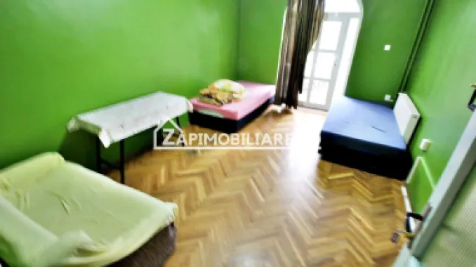 Cazare muncitori 10 camere,3 bucătării,5 băi,10.000 mp teren