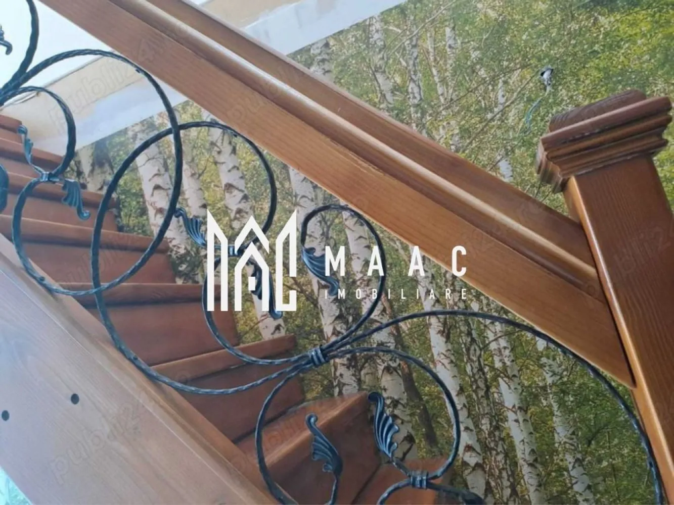 Apartament 2 camere la gri | Mansarda | 40 mpu | - MAAC Imobiliare vă propune spre vânzare un apartament situat în zona Dovali, pe strada Nicolae Bălcescu nr. 43, Bloc 300, o oportunitate excelentă pentru cei care își doresc să își amenajeze locuința exact după propriul stil și preferințe.
Notă: Fotografiile prezentate sunt cu titlu demonstrativ. Apartamentul se predă la gri (nefinisat).
Caracteristici:
Apartament cu suprafață totală de 40–42 mp
Se vinde în stadiul la gri
Situat în zona Dovali – Nicolae Bălcescu
Ideal pentru locuință proprie sau investiție
Preț: 28.000 € + TVA
Compartimentare:
Spațiu eficient organizat
Posibilitate de amenajare și personalizare în funcție de necesitățile viitorului proprietar
Dotări:
Predare în stadiu la gri, oferind libertate totală în alegerea finisajelor și designului interior
Instalațiile și finisajele pot fi realizate după preferințele cumpărătorului
Avantaje:
Preț competitiv pentru zona în care este amplasat
Posibilitatea amenajării complete după propriul gust, fără compromisuri
Ideal pentru investiție sau pentru prima locuință
Suprafață optimă, ușor de întreținut și eficient compartimentabilă
Amplasare într-o zonă cu acces facil către principalele puncte de interes din municipiu
Această proprietate reprezintă alegerea ideală pentru cumpărătorii care caută flexibilitate în amenajare și doresc să transforme un spațiu în locuința perfectă, adaptată propriilor nevoi.
Pentru mai multe informații și programarea unei vizionări, echipa MAAC Imobiliare vă stă la dispoziție.ID 3177366