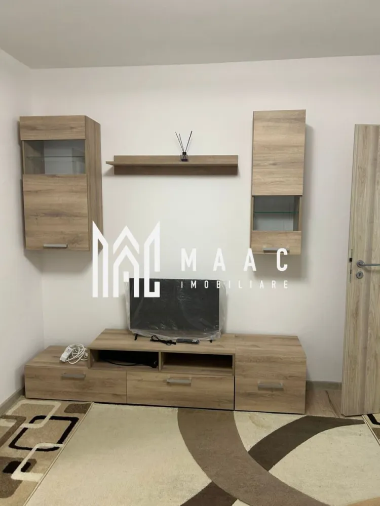 Apartament 2 camere decomandat | Cedonia, Sibiu | 37 mp, mobilat, utilat - Apartament cu 2 camere decomandat, situat în Cedonia, Sibiu, cu 37 mp utili, la etajul 1 din 4, complet mobilat și utilat, potrivit pentru închiriere pe termen lung.

Detalii proprietate:
• Suprafață utilă: 37 mp
• Suprafață construită: 44 mp
• Compartimentare: decomandat
• Etaj: 1 din 4
• 1 dormitor, 1 baie, 1 bucătărie
• Stare interioară: bună
• An construcție: 1980
• Construcție finalizată
• Se închiriază complet mobilat și utilat
• Disponibil cu începutul lunii iulie

Zona oferă acces facil către mijloace de transport în comun, magazine, școli și alte puncte de interes. Cartierul Cedonia este o alegere practică pentru cei care caută o locuință ușor de întreținut, cu accesibilitate bună în Sibiu.

Contactați echipa MAAC Imobiliare pentru mai multe detalii sau pentru a programa o vizionare. Cod anunț CP3178944.