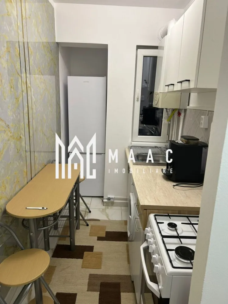 Apartament 2 camere decomandat | Cedonia, Sibiu | 37 mp, mobilat, utilat - Apartament cu 2 camere decomandat, situat în Cedonia, Sibiu, cu 37 mp utili, la etajul 1 din 4, complet mobilat și utilat, potrivit pentru închiriere pe termen lung.

Detalii proprietate:
• Suprafață utilă: 37 mp
• Suprafață construită: 44 mp
• Compartimentare: decomandat
• Etaj: 1 din 4
• 1 dormitor, 1 baie, 1 bucătărie
• Stare interioară: bună
• An construcție: 1980
• Construcție finalizată
• Se închiriază complet mobilat și utilat
• Disponibil cu începutul lunii iulie

Zona oferă acces facil către mijloace de transport în comun, magazine, școli și alte puncte de interes. Cartierul Cedonia este o alegere practică pentru cei care caută o locuință ușor de întreținut, cu accesibilitate bună în Sibiu.

Contactați echipa MAAC Imobiliare pentru mai multe detalii sau pentru a programa o vizionare. Cod anunț CP3178944.