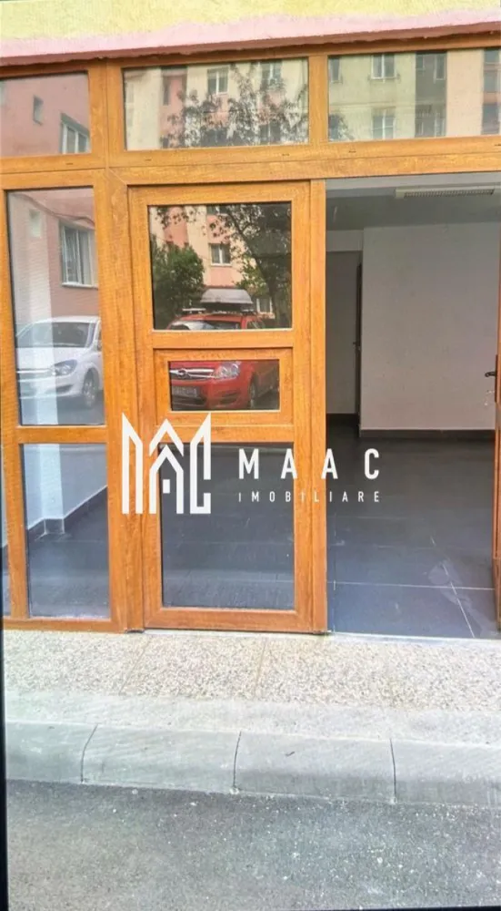 Spațiu comercial / birouri 25 mp | Cedonia, Sibiu | parter, vitrină - Spațiu comercial / birouri de închiriat în Cedonia, Sibiu, cu 25 mp utili, amplasat la parter și cu vitrină la stradă, potrivit pentru activități profesionale.

Detalii proprietate:
• Suprafață utilă: 25 mp
• Compartimentare actuală: open space
• Amplasare la parterul unui imobil cu regim P+4
• An construcție imobil: 1980
• Grup sanitar propriu
• Vitrină cu deschidere generoasă la stradă
• Curent trifazic
• Ferestre cu geam termopan

Spațiul este situat în zona Cedonia din Sibiu, într-o zonă cu acces facil și vizibilitate bună pentru activități comerciale. Poziționarea la parter și deschiderea la stradă susțin o prezență vizibilă și acces ușor pentru clienți.

Pentru detalii suplimentare și programarea unei vizionări, contactați echipa MAAC Imobiliare și menționați Cod anunț CP3179044.