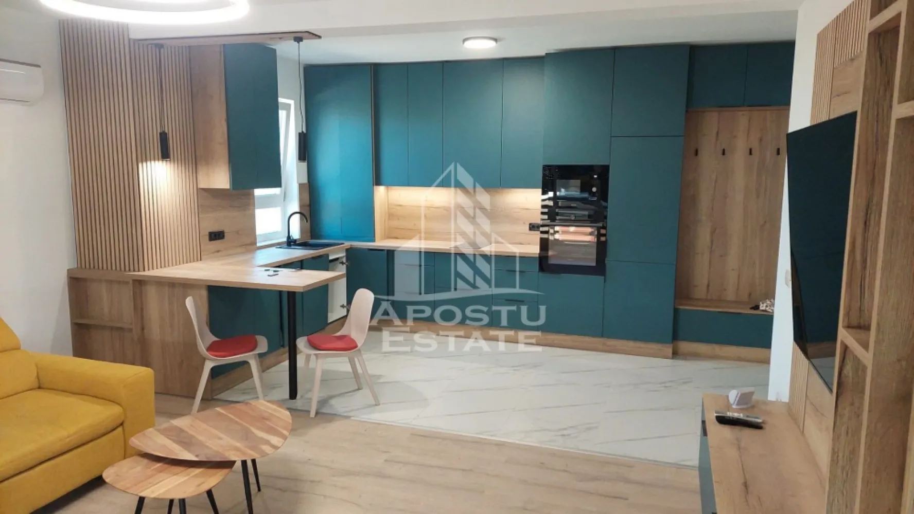 Apartament 2 camere de închiriat , Pet Friendly , Dumbravita - Agentia imobiliara APOSTU ESTATE va propune spre inchiriere un apartament cu 2 camere, spatios si luminos,o zona linistita si bine pozitionata din Dumbrăvița, potrivit pentru cupluri,familii, sau studenti care isi doresc o locuinta unde sa se simta confortabil si cu acces facil catre scoli, statii de autobuz, supermarketuri , magazine de zona, parcuri.

Suprafata utila: 57 mp
Compartimentare eficienta:
-Hol de acces generos
-Bucatarie complet mobilata si utilata, cu loc de luat masa
-Living luminos si spatios
-Dormitor mobilat si utilat
-Baie prevazuta cu duș 

Confort si facilitati:
-Incalzirea apartamentului: centrala proprie cu încălzire in pardoseala 
-Apartamentul este complet mobilat si utilat
-Se accepta animale de companie de catre proprietar

Localizare:
-Timis,Dumbravita – acces facil spre magazine, supermarketul Profi , scoli, parcuri si mijloace de transport in comun.

Ideal pentru:
-Familii
-Cupluri
-Studenti
Liber din 15 iulie 
Pret chirie lunara: 450 euro ( usor negociabil)
Programeaza o vizionare pentru a-ti putea imagina viitorul aici!
ID intern: CP3181005