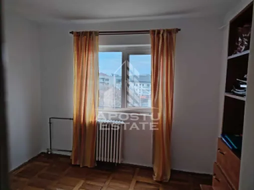 Apartament cu 3 camere, de vanzare, zona Girocului, Timisoara