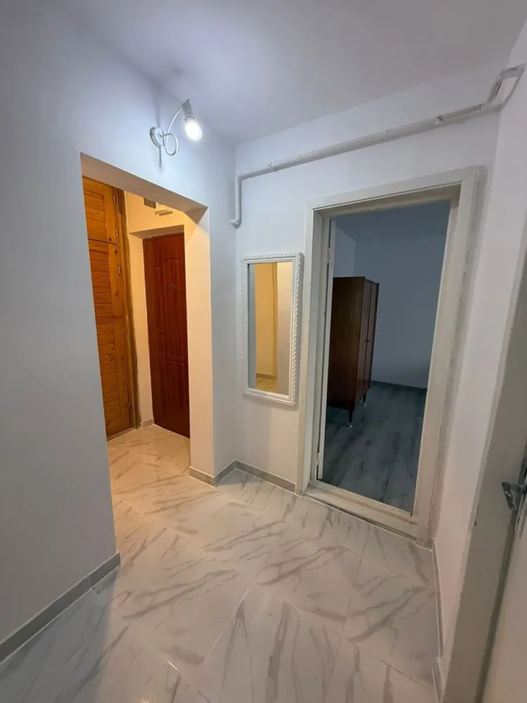 De vanzare apartament cu 2 camere, etaj 4/4, recent renovat, 29.300 euro