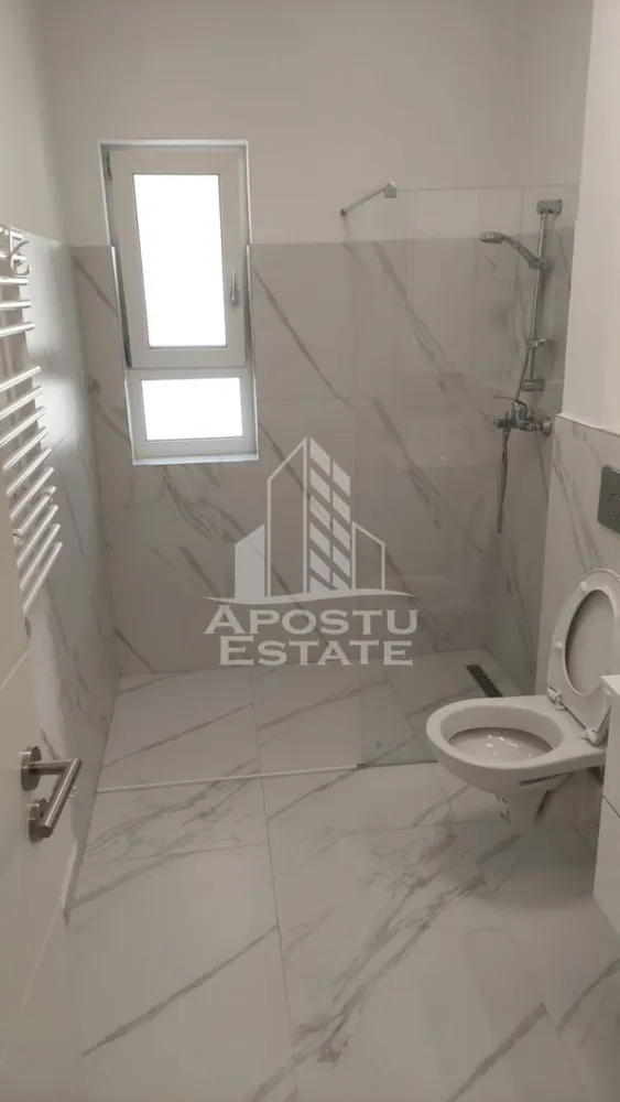 Apartament 2 camere de închiriat , Pet Friendly , Dumbravita - Agentia imobiliara APOSTU ESTATE va propune spre inchiriere un apartament cu 2 camere, spatios si luminos,o zona linistita si bine pozitionata din Dumbrăvița, potrivit pentru cupluri,familii, sau studenti care isi doresc o locuinta unde sa se simta confortabil si cu acces facil catre scoli, statii de autobuz, supermarketuri , magazine de zona, parcuri.

Suprafata utila: 57 mp
Compartimentare eficienta:
-Hol de acces generos
-Bucatarie complet mobilata si utilata, cu loc de luat masa
-Living luminos si spatios
-Dormitor mobilat si utilat
-Baie prevazuta cu duș 

Confort si facilitati:
-Incalzirea apartamentului: centrala proprie cu încălzire in pardoseala 
-Apartamentul este complet mobilat si utilat
-Se accepta animale de companie de catre proprietar

Localizare:
-Timis,Dumbravita – acces facil spre magazine, supermarketul Profi , scoli, parcuri si mijloace de transport in comun.

Ideal pentru:
-Familii
-Cupluri
-Studenti
Liber din 15 iulie 
Pret chirie lunara: 450 euro ( usor negociabil)
Programeaza o vizionare pentru a-ti putea imagina viitorul aici!
ID intern: CP3181005