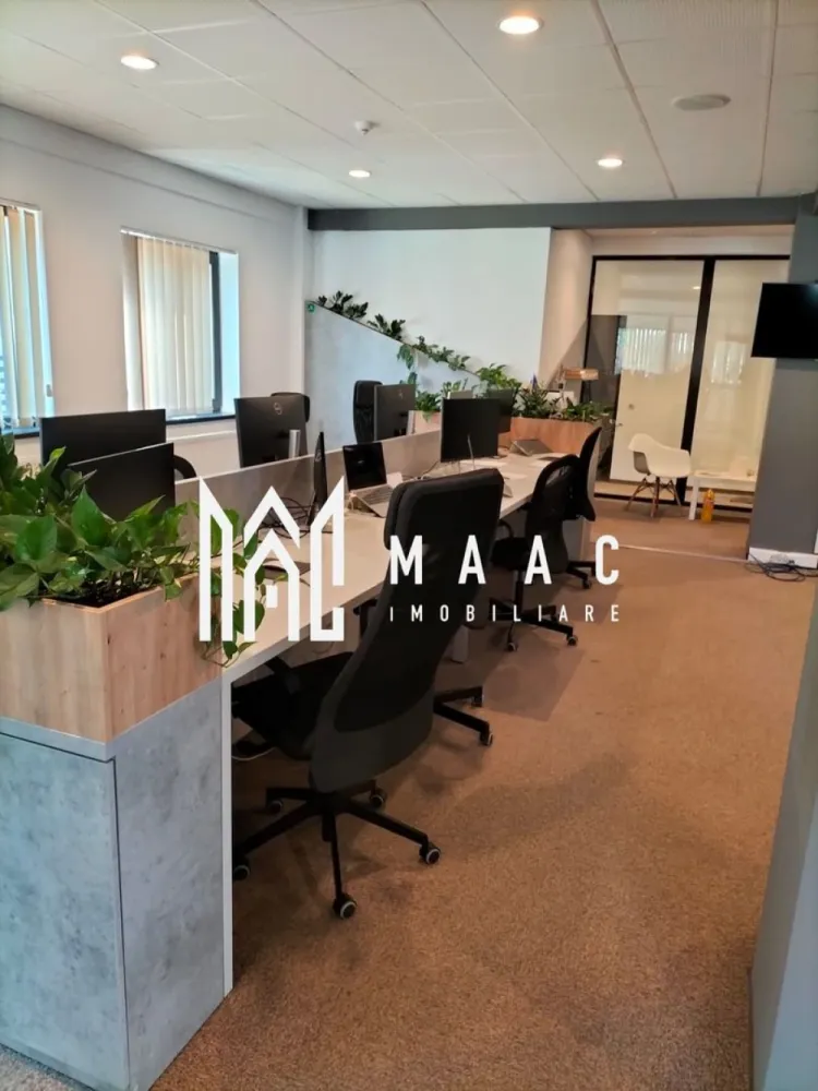 Spațiu comercial | 3 etaje | 950 mp | Zona Cedonia - MAAC Imobiliare propune spre închiriere un imobil situat pe 3 etaje, 950 mp utili, zona Cedonia.

Compartimentarea imobilului:
Parter - spațiu comercial.
Etajul 1 și 2 - spațiu de birouri.
Etajul 3 - retras, unde se află zona de dining.
Terasă accesibilă de 254 mp.
Parcare proprie cu 15 locuri, de 890 mp.

Imobilul este racordat la toate utilitățile: apă, canalizare, energie electrică și gaze naturale.

Pentru mai multe detalii, specificați telefonic ID: CP2853122.