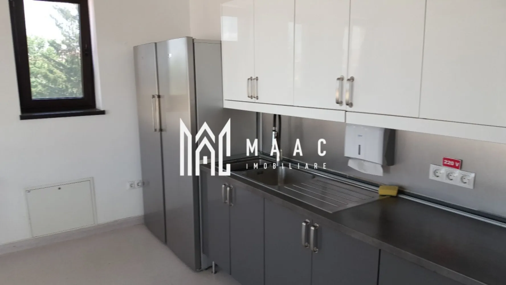 Spațiu comercial | 3 etaje | 950 mp | Zona Cedonia