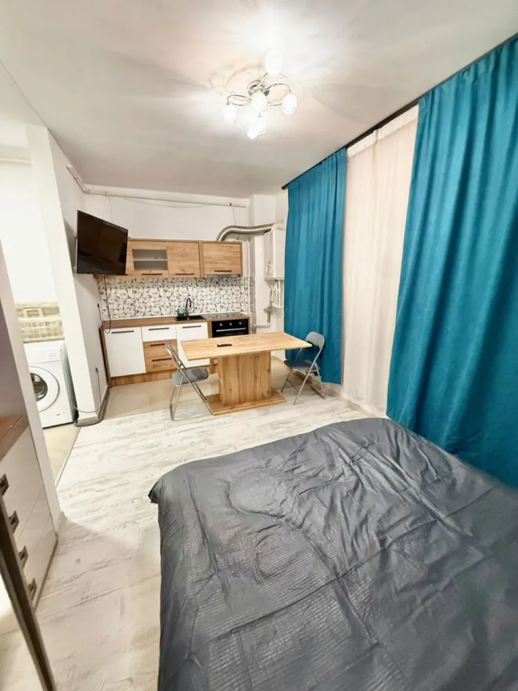 Gars. mobilata Militari Residence - demisol inalt mutare imediata - TVA INCLUS !! Vă prezentăm o garsonieră deosebită, situată în cartierul Militari Residence, într-un bloc modern cu regim de înălțime P+7, poziționat strategic pentru a vă oferi confort și accesibilitate. Detalii proprietate: - Tip: Garsonieră - Etaj: Demisol înalt - Finalizata - mutare imediata !! - Locație: Militari Residence Avantaje: - Bloc nou, construit cu materiale de calitate, garantând un standard ridicat de confort. - Poziție excelentă, în imediata apropiere a mijloacelor de transport în comun, pentru o deplasare facilă către orice zonă a orașului. - Acces rapid la instituții educaționale (școli publice), centre comerciale, supermarketuri și mall-uri. - Zonă liniștită, ideală pentru locuit sau investiție. Acum este momentul să achiziționați locuința visurilor dumneavoastră! Contactați-ne pentru mai multe detalii și programarea unei vizionări.