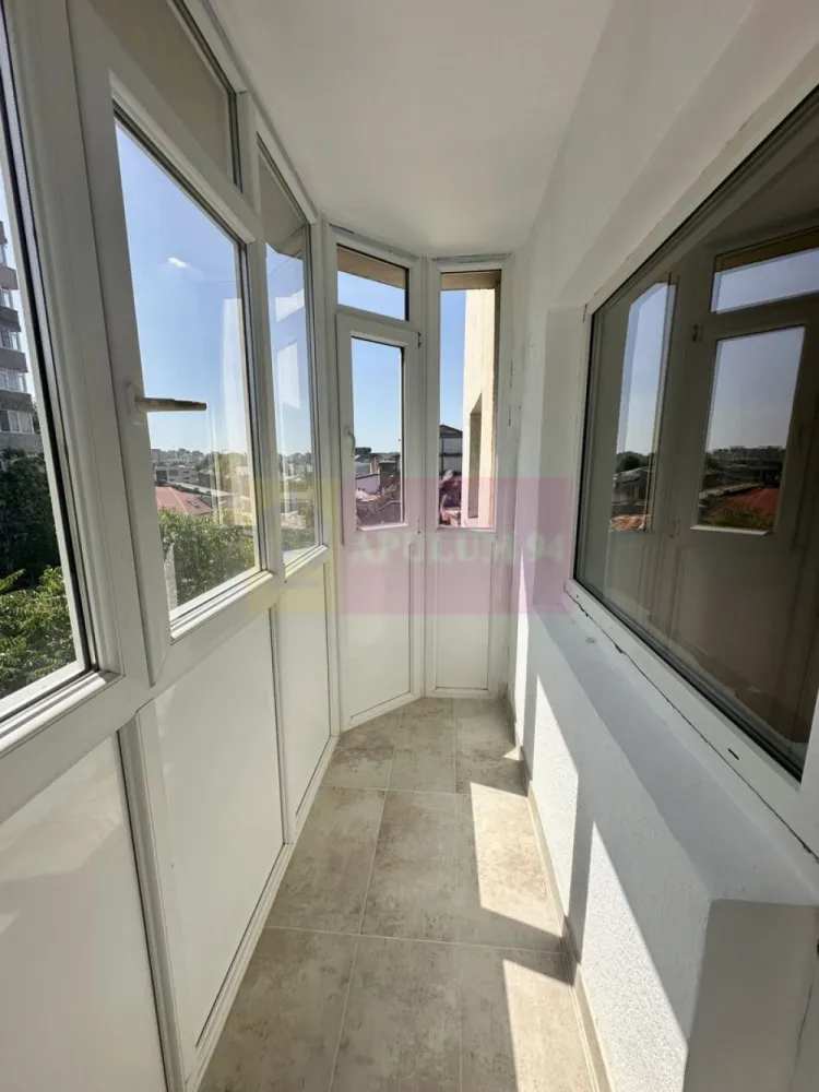 Apartament 4 camere Stefan Cel Mare-Badea Cartan - Compania imobiliara apulum94 va propune spre inchiriere un apartament de 4 camere confort 1 ,semidecomandat, etajul 4/10 situat in zona Stefan Cel Mare-Spitalul Colentina .Apartamentul este nemobilat, proaspat zugravit, usile de interior schimbate si Bucataria mobilata.Poate fi inchiriat pentru locuit dar si ca sediu de firma, propritarul se ocupa de obtinerea acordului de la vecini.
 Conditii la inchiriere: 1 chirie +! 1garantie si contract ANAF .
 Pentru mai multe detalii sau o eventuala vizionare a apartamentului va rog sa ma sunati la numarul deb telefon 0733683454- Dorin Dinu/ Apulum94
