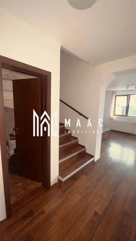 Casă 4 camere | Șelimbăr, Strada Zorilor | 125 mp utili, curte 100 mp - Casă individuală cu 4 camere, situată în Șelimbăr, pe Strada Zorilor, cu 110 mp utili, 3 dormitoare și curte proprie de 150 mp. Proprietatea este finisată și se adresează celor care caută o locuință la cheie, cu spațiu interior bine organizat și exterior privat.

Detalii proprietate:
• Suprafață utilă: 110 mp
• Suprafață teren/curte: 150 mp
• Compartimentare: 4 camere, 3 dormitoare, 2 băi, 1 bucătărie
• Zonă de zi cu living și bucătărie open-space
• 2 balcoane și 1 terasă
• 2 locuri de parcare
• Construcție din cărămidă, acoperiș din țiglă
• An construcție: 2012
• Stadiu: finisată, la cheie, pregătită pentru mutare imediată

Localizare:
Proprietatea este amplasată în Șelimbăr, pe Strada Zorilor.

Cod anunț CP3169875. Contactați-ne pentru detalii suplimentare și pentru programarea unei vizionări.