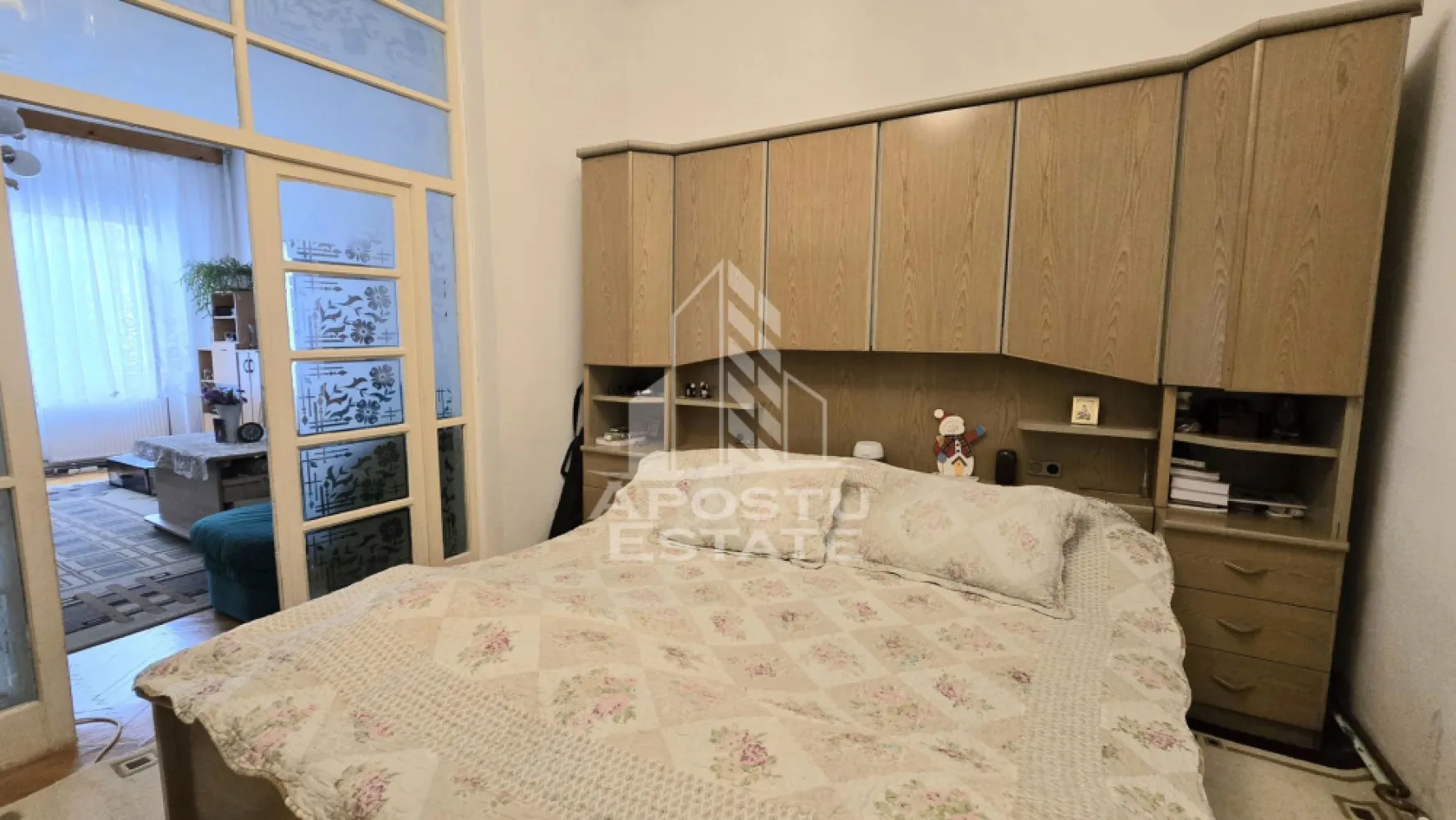 Casa de vanzare, 7 camere si 4 bai, centrala proprie, zona Odobescu
